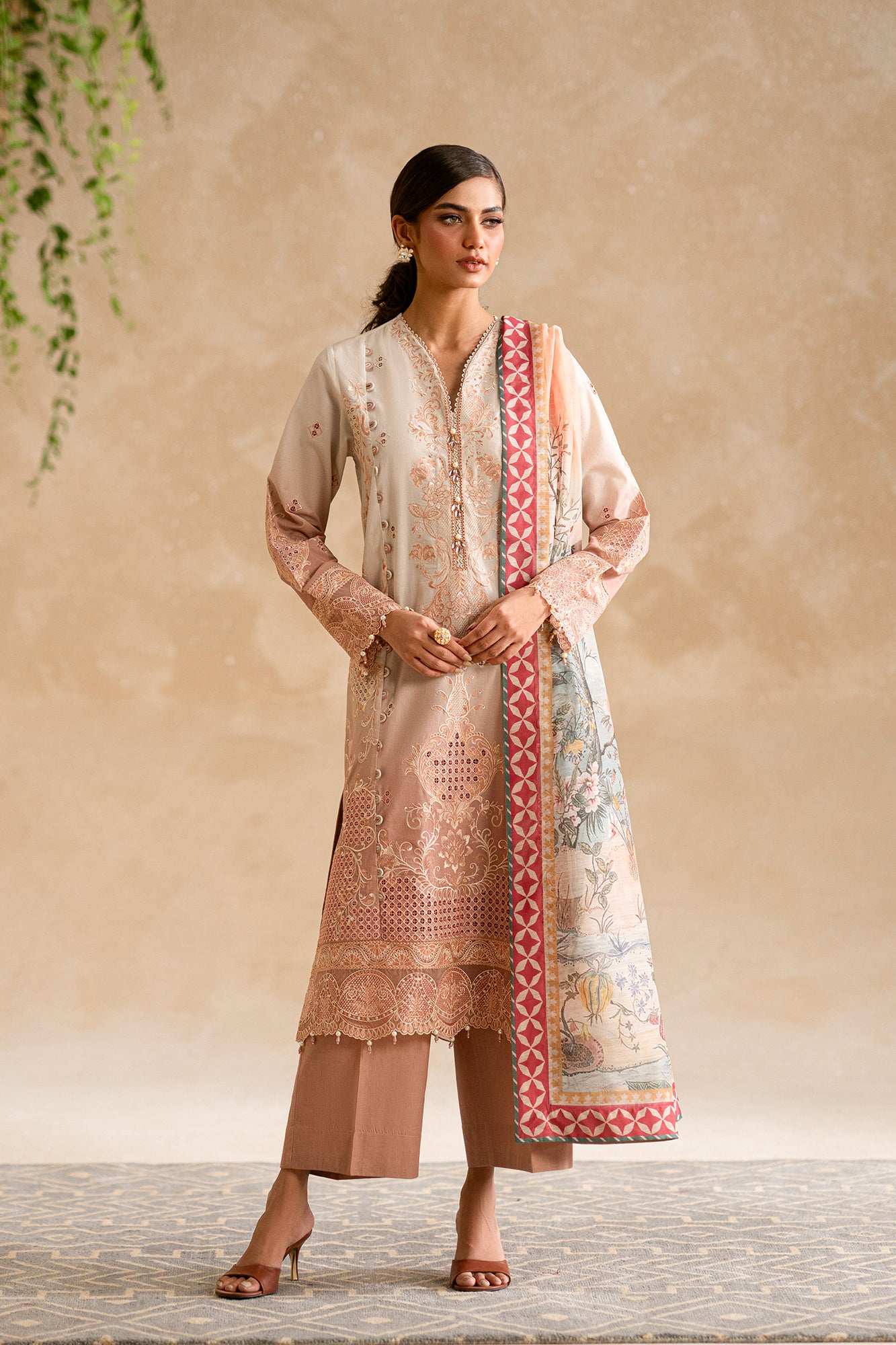 EMBROIDERED SUIT (E0555/203/807)