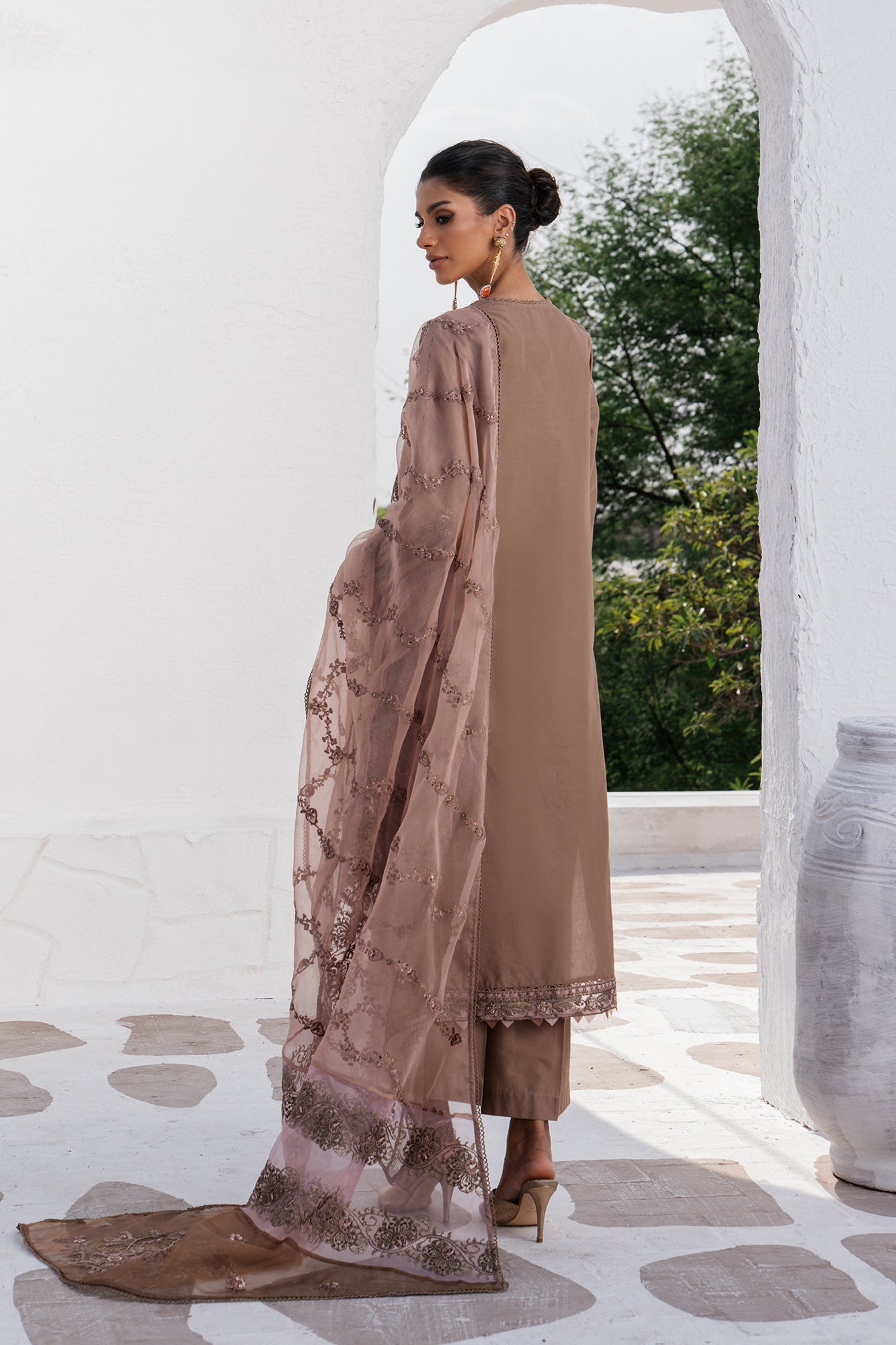 EMBROIDERED SUIT (E0579/105/806)