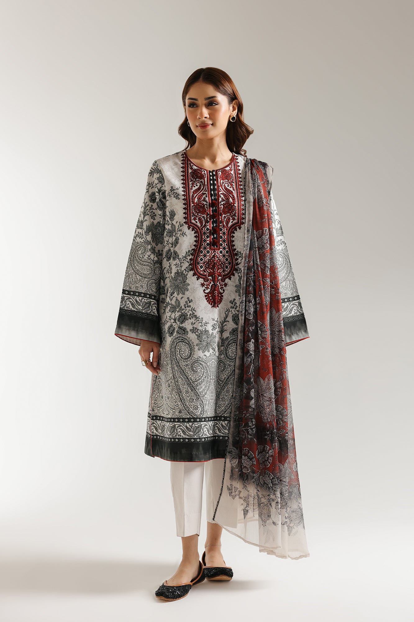 EMBROIDERED SUIT (E0601/203/902)