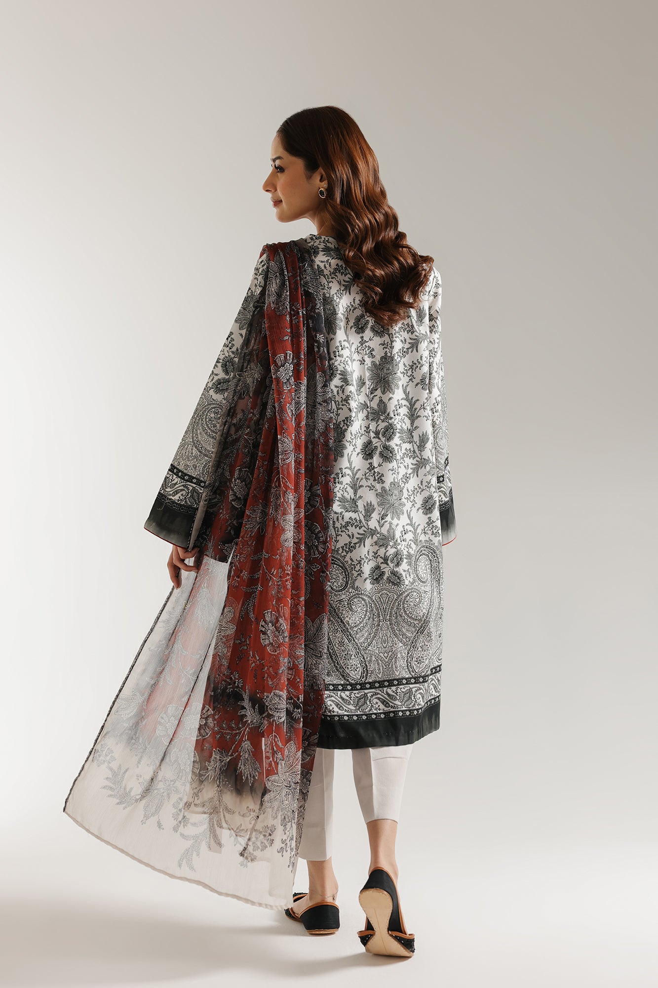 EMBROIDERED SUIT (E0601/203/902)