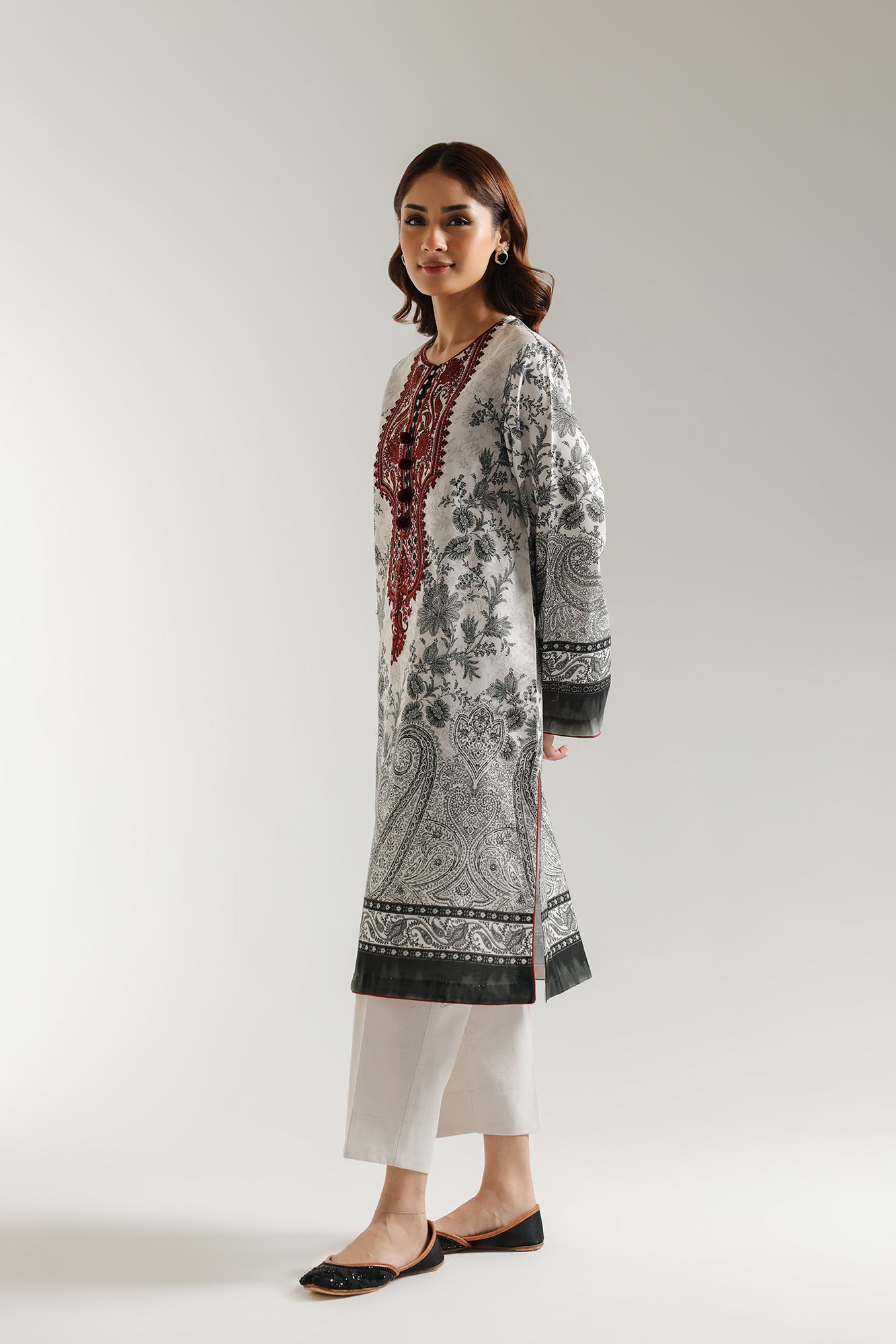 EMBROIDERED SUIT (E0601/203/902)