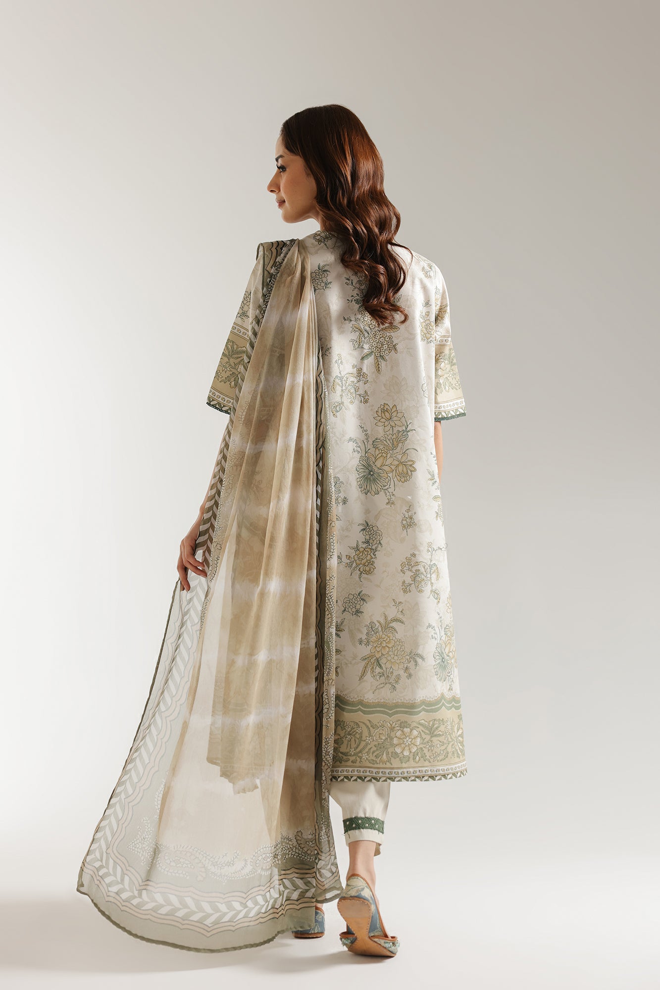 EMBROIDERED SUIT (E0603/203/129)