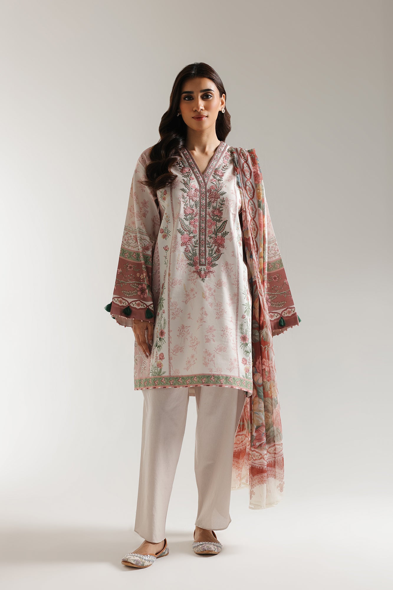 EMBROIDERED SUIT (E0605/203/413)