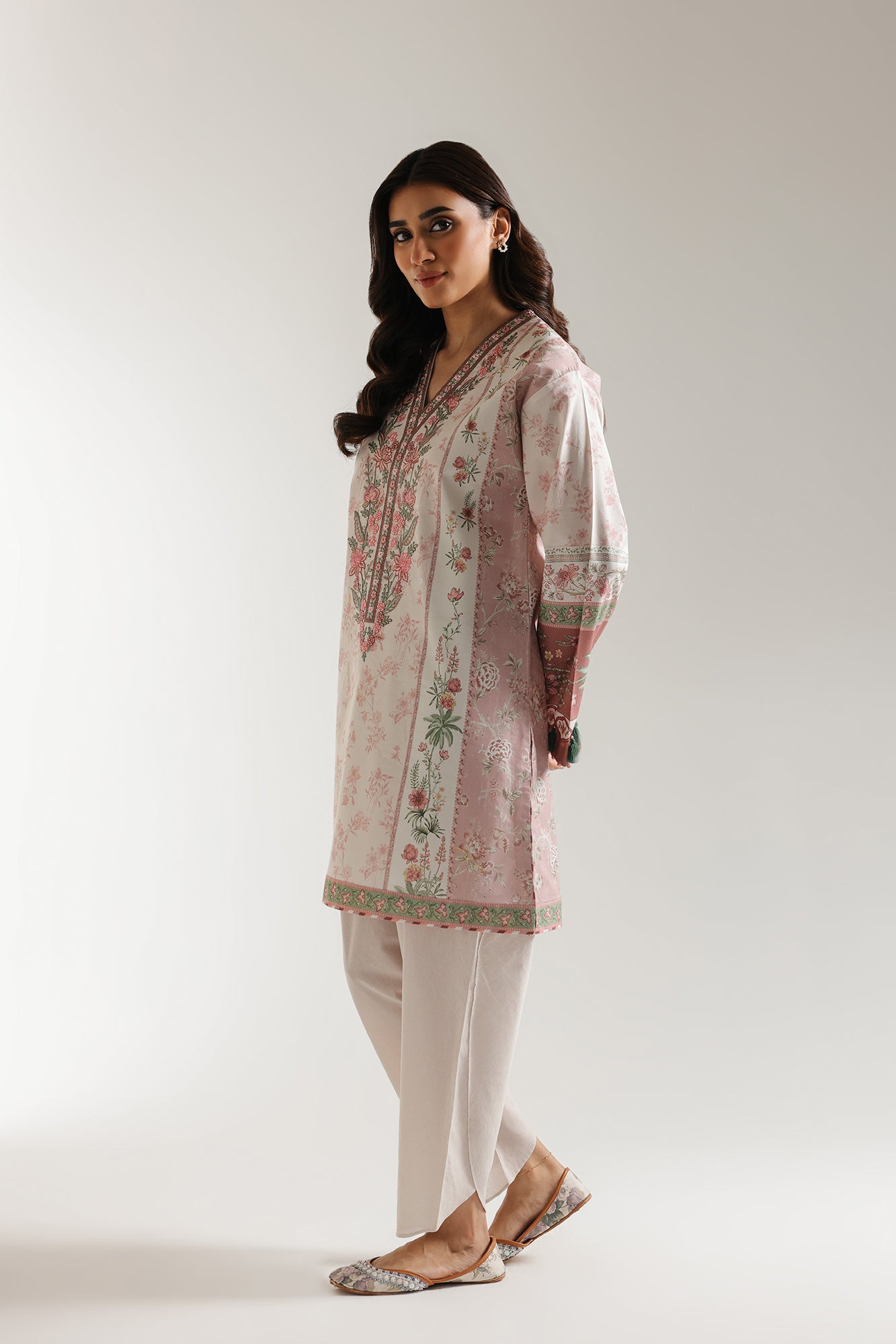 EMBROIDERED SUIT (E0605/203/413)