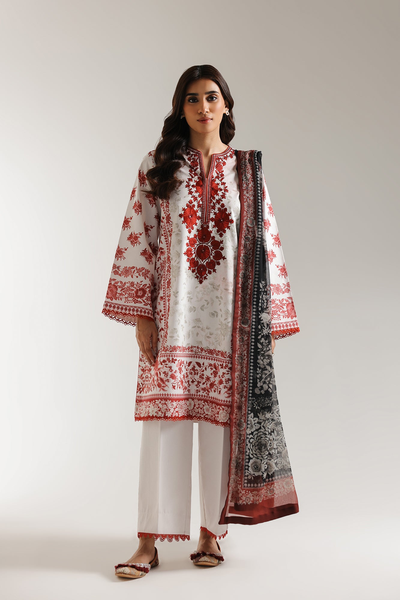 EMBROIDERED SUIT (E0608/203/902)