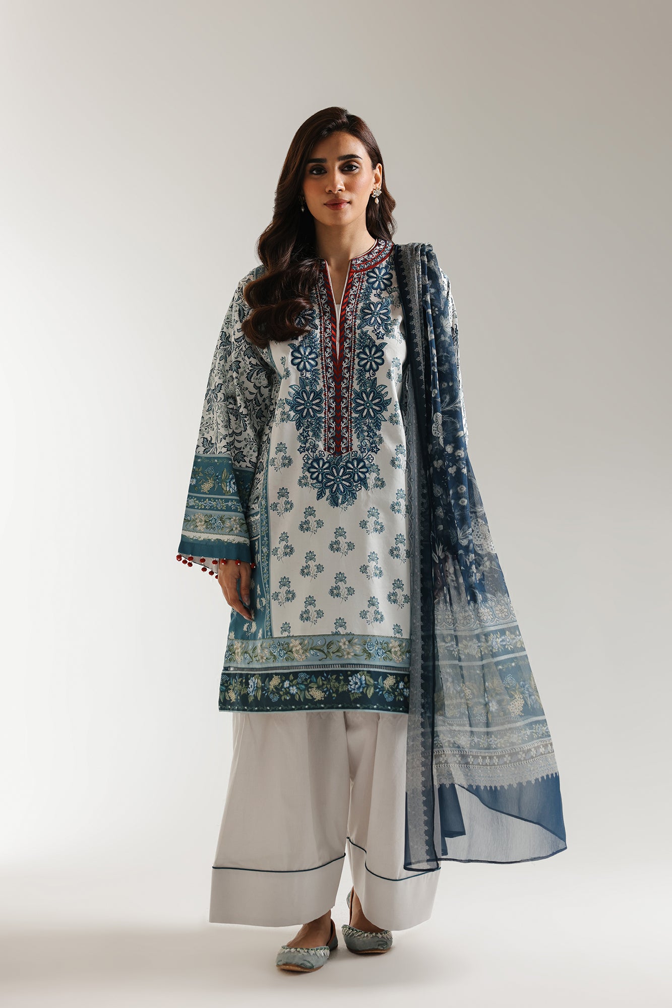 EMBROIDERED SUIT (E0613/203/622)