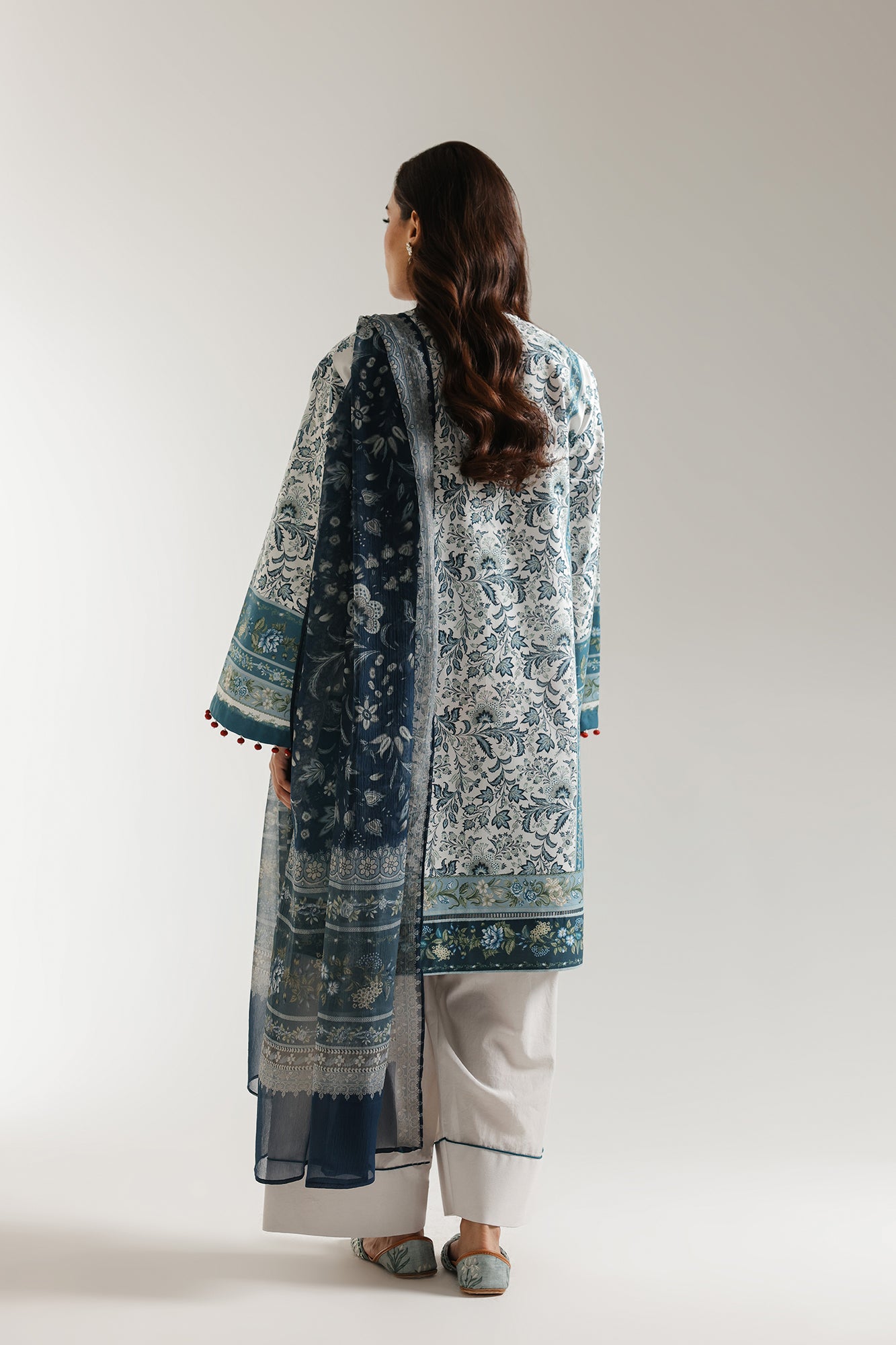 EMBROIDERED SUIT (E0613/203/622)