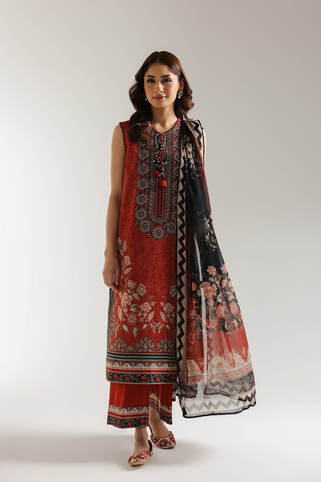 EMBROIDERED SUIT (E0616/203/305)