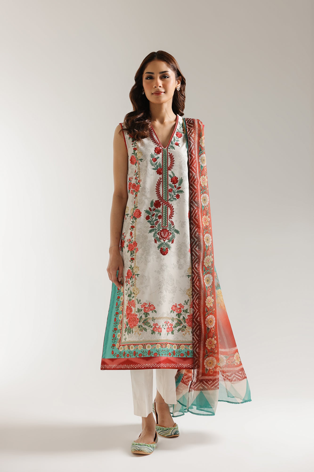 EMBROIDERED SUIT (E0618/203/818)