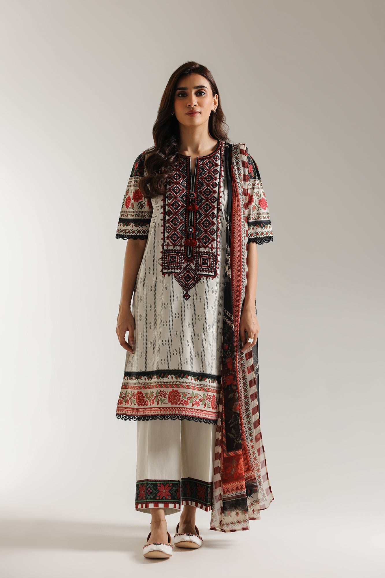 EMBROIDERED SUIT (E0619/203/902)