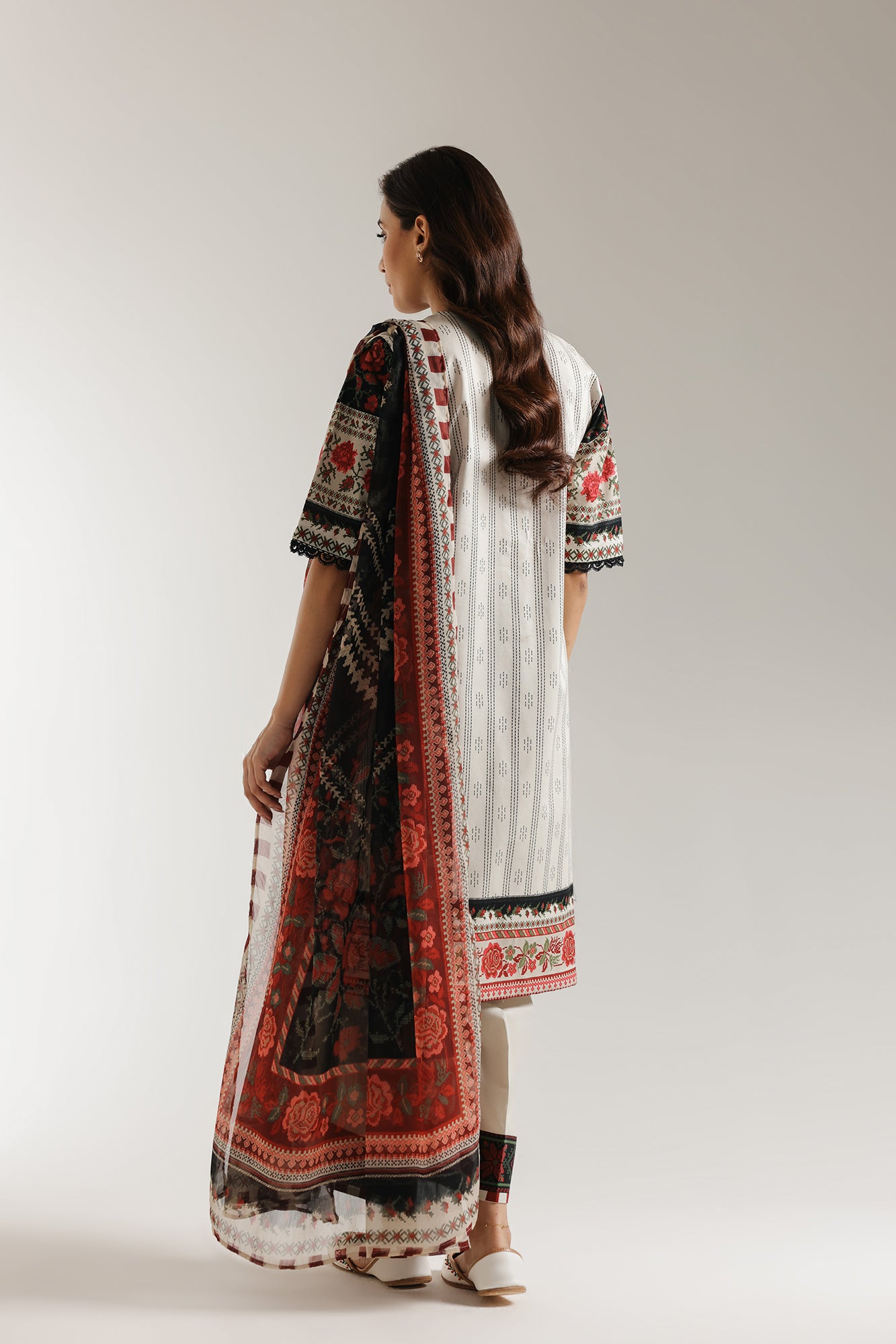 EMBROIDERED SUIT (E0619/203/902)