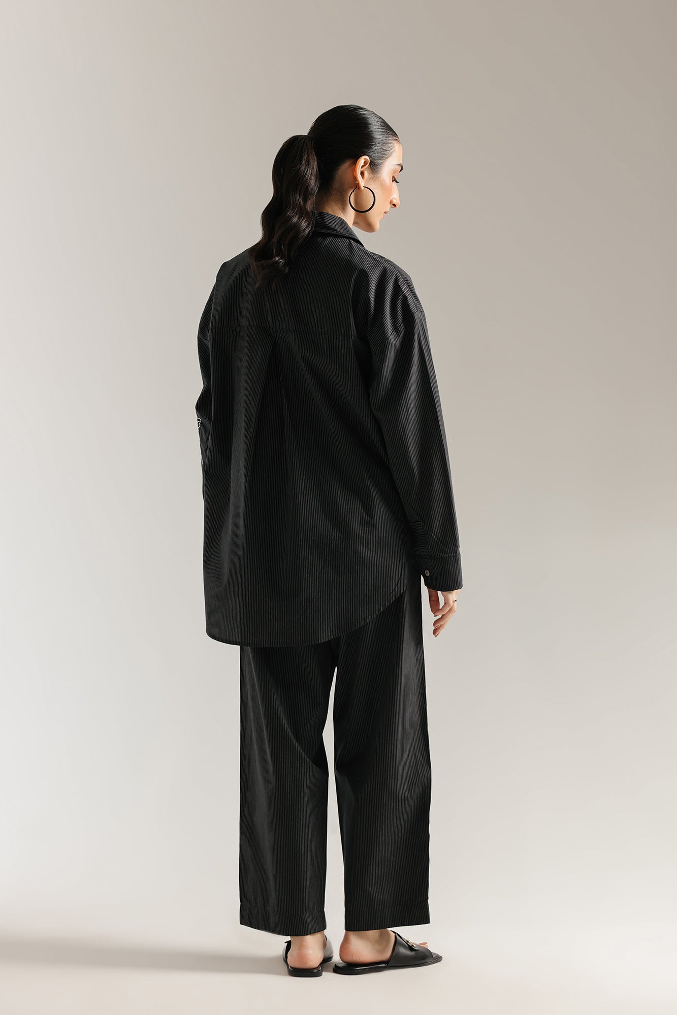 EMBROIDERED SUIT (E0622/106/901)