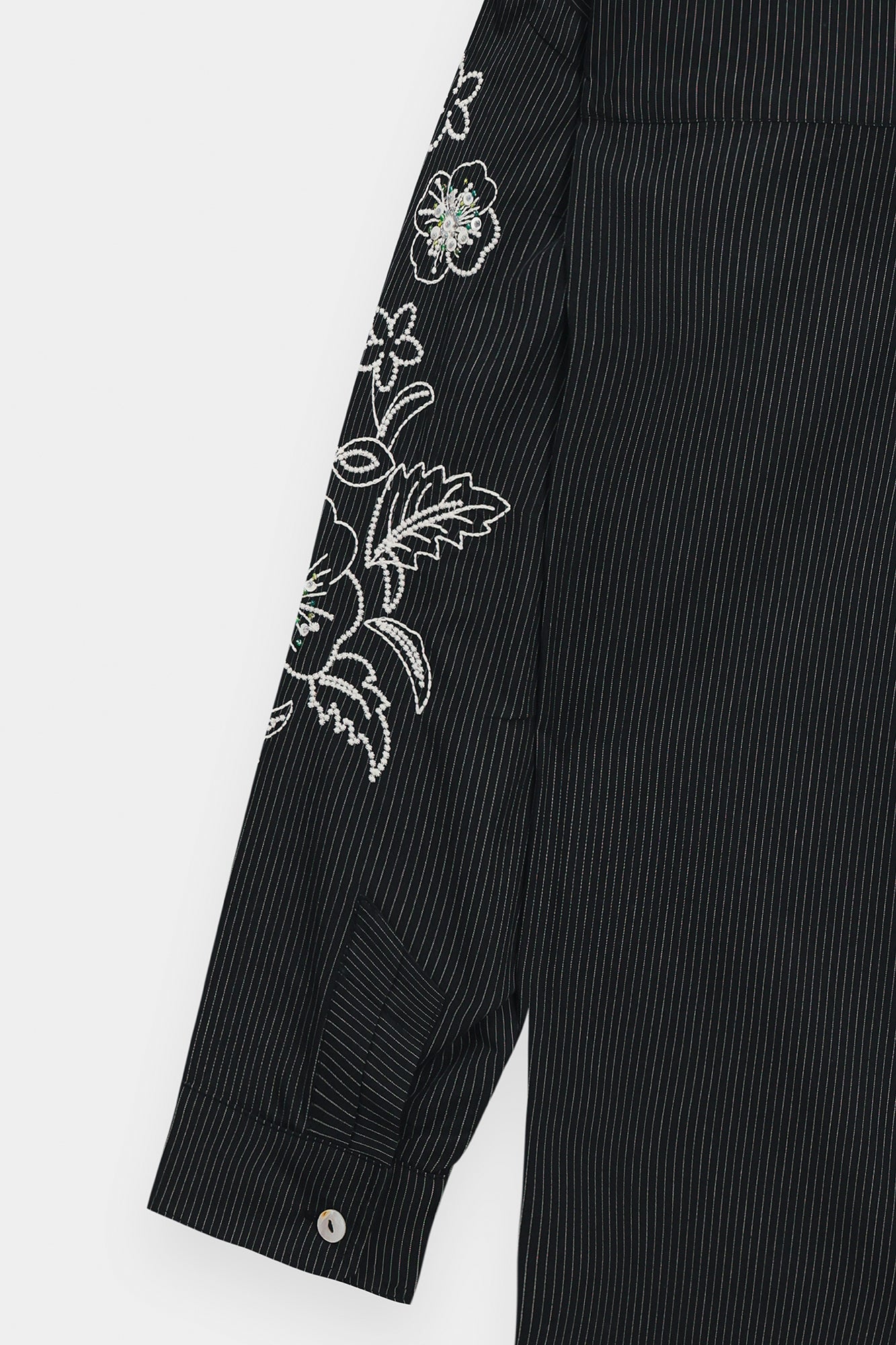 EMBROIDERED SUIT (E0622/106/901)