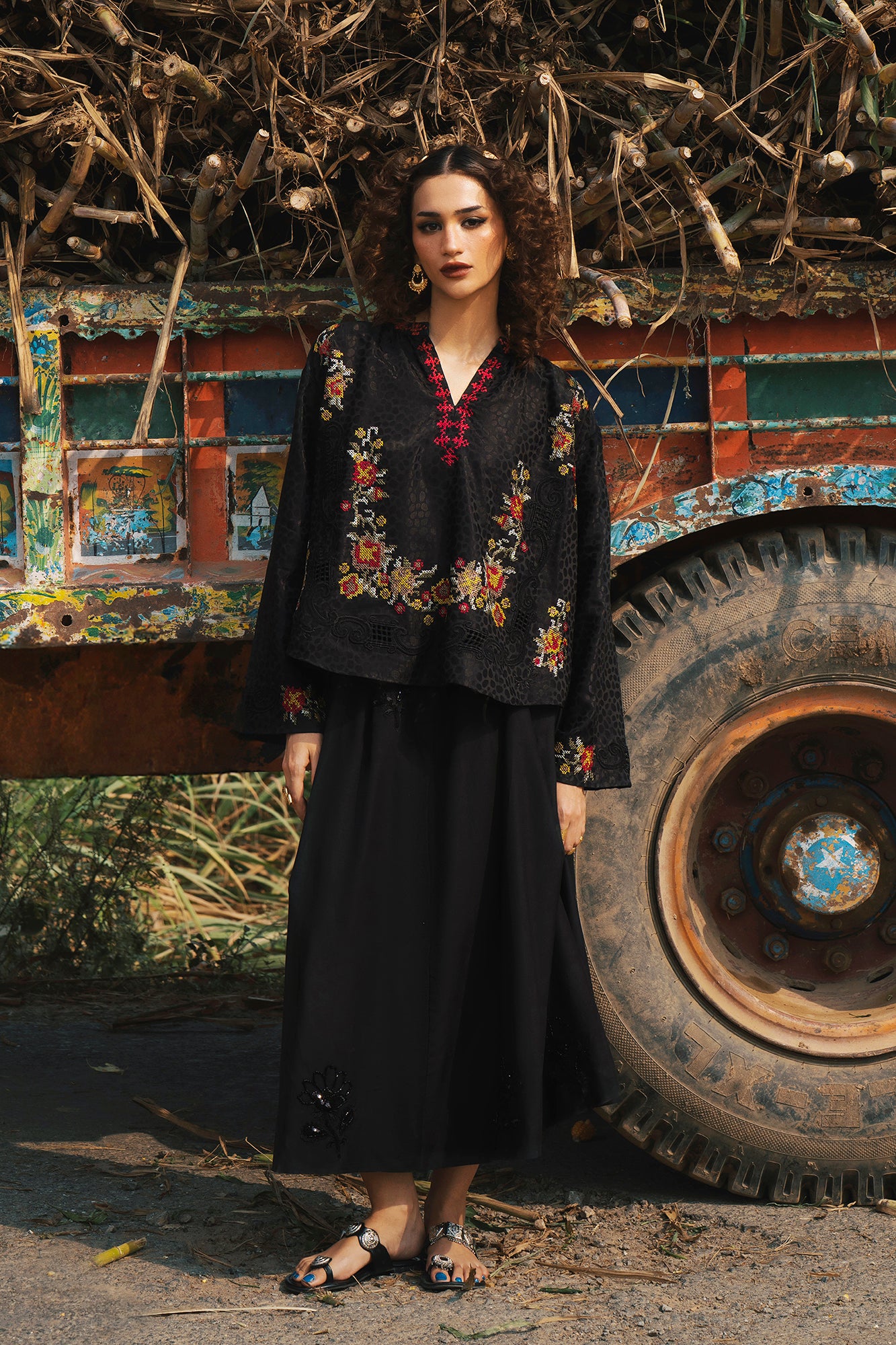 EMBROIDERED TOP (E0622/119/902)