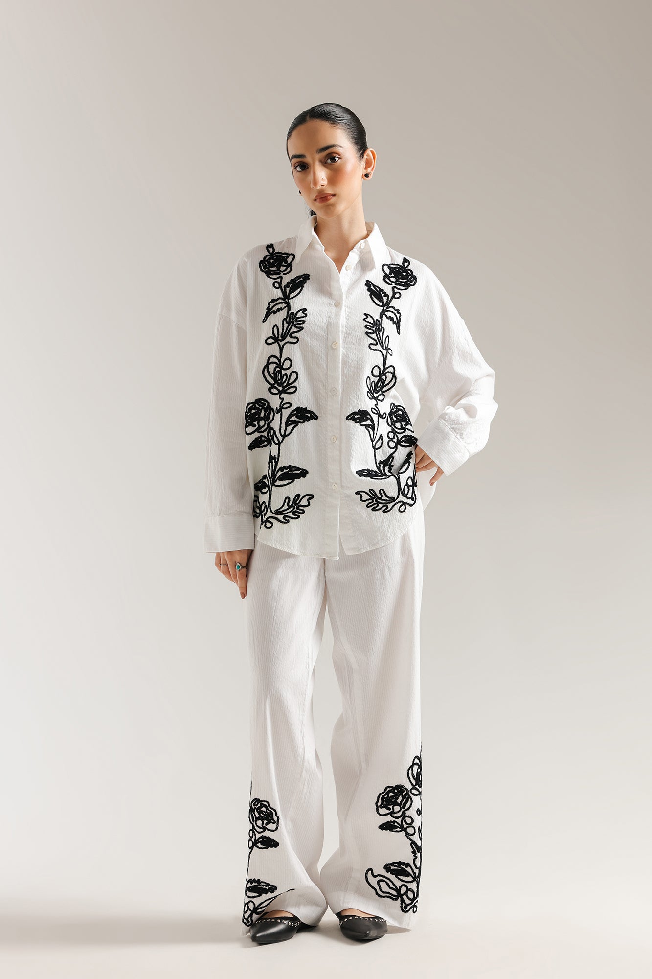 EMBROIDERED SUIT (E0633/106/001)