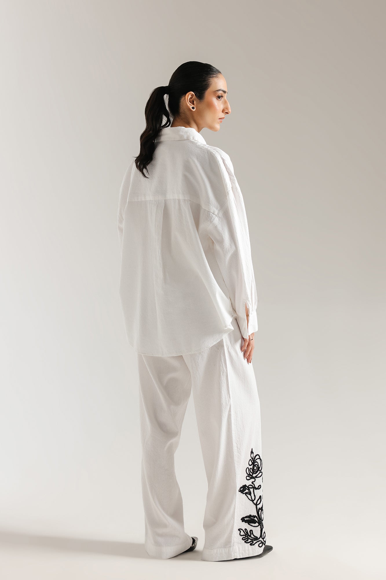 EMBROIDERED SUIT (E0633/106/001)