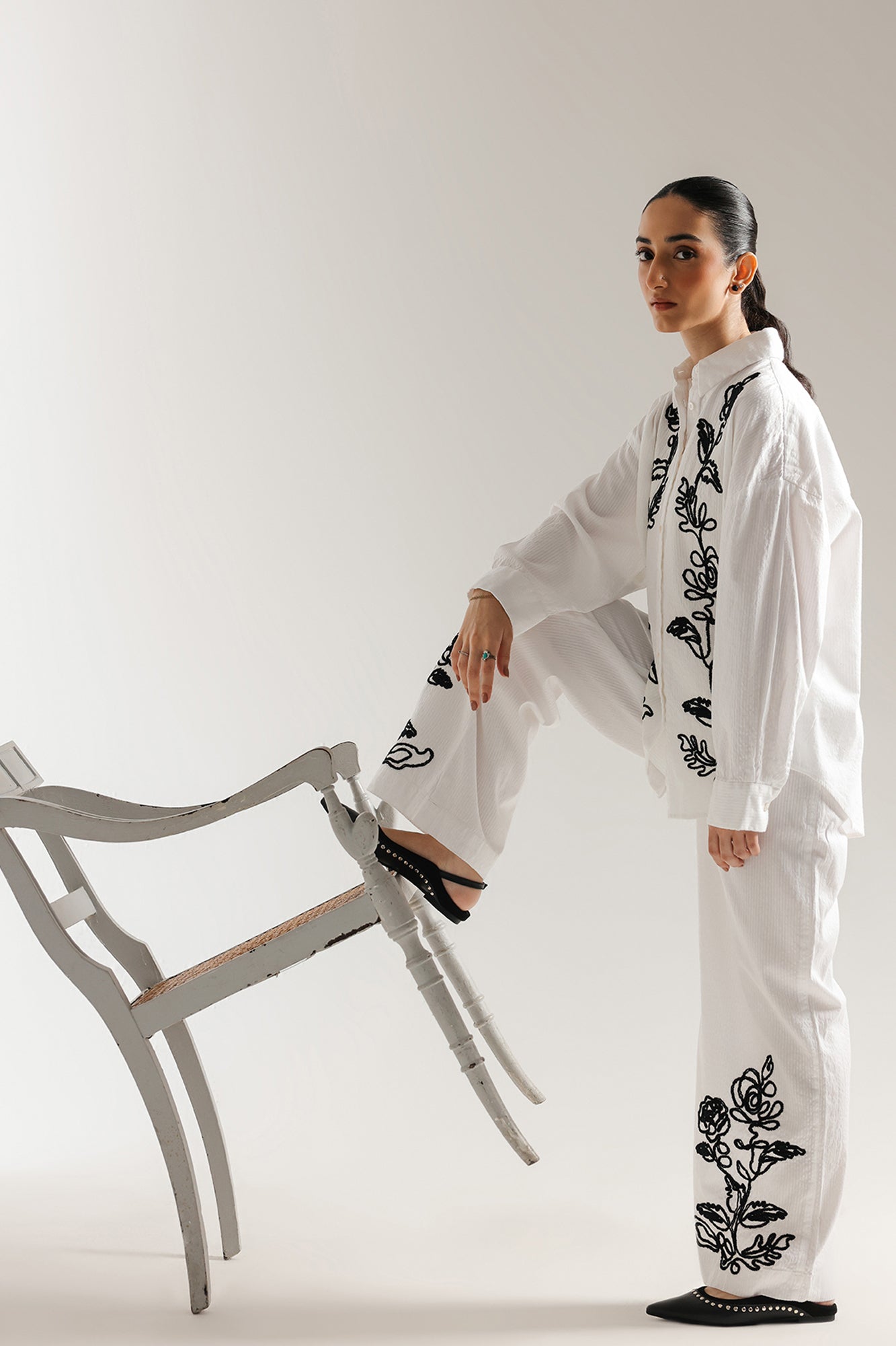 EMBROIDERED SUIT (E0633/106/001)