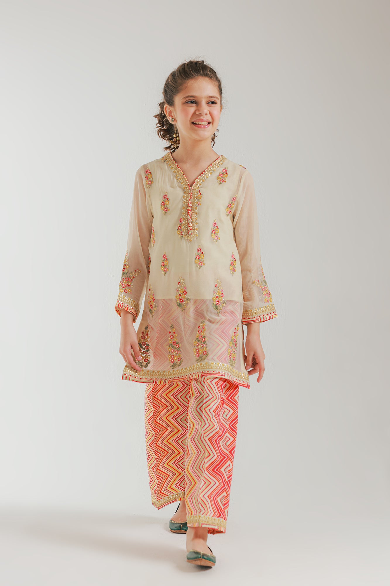 EMBROIDERED SUIT (E0636/404/002 E0636/304/002)