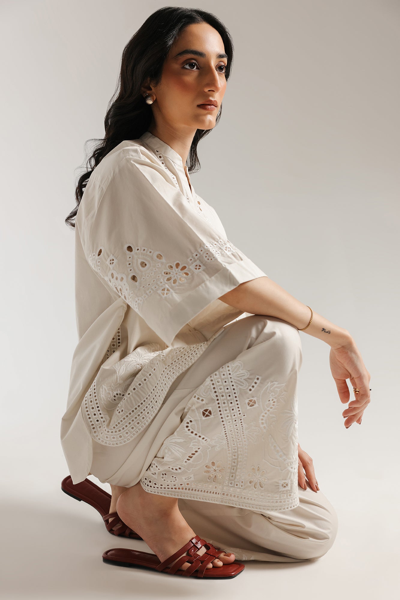 EMBROIDERED SUIT (E0637/106/002)