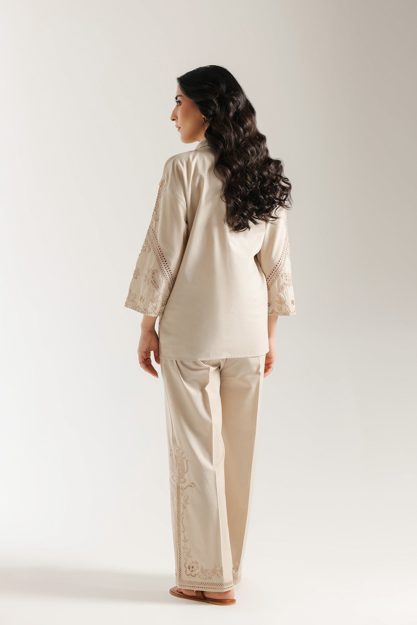 EMBROIDERED SUIT (E0638/106/112)