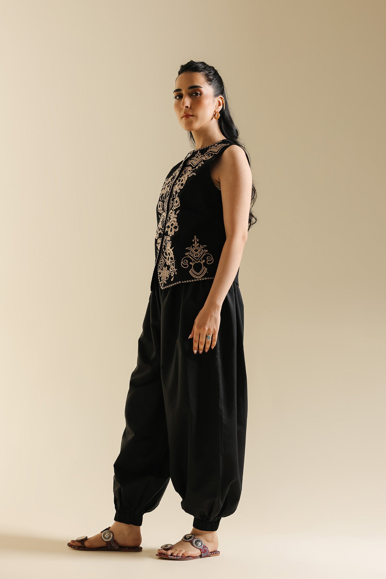 EMBROIDERED TOP (E0639/119/902)