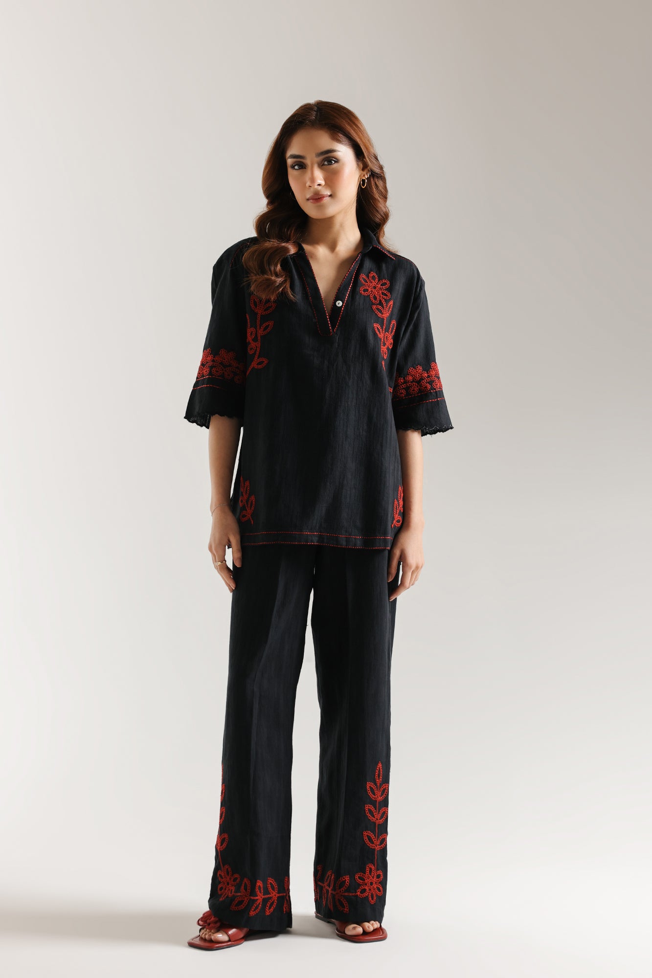 EMBROIDERED SUIT (E0642/106/902)