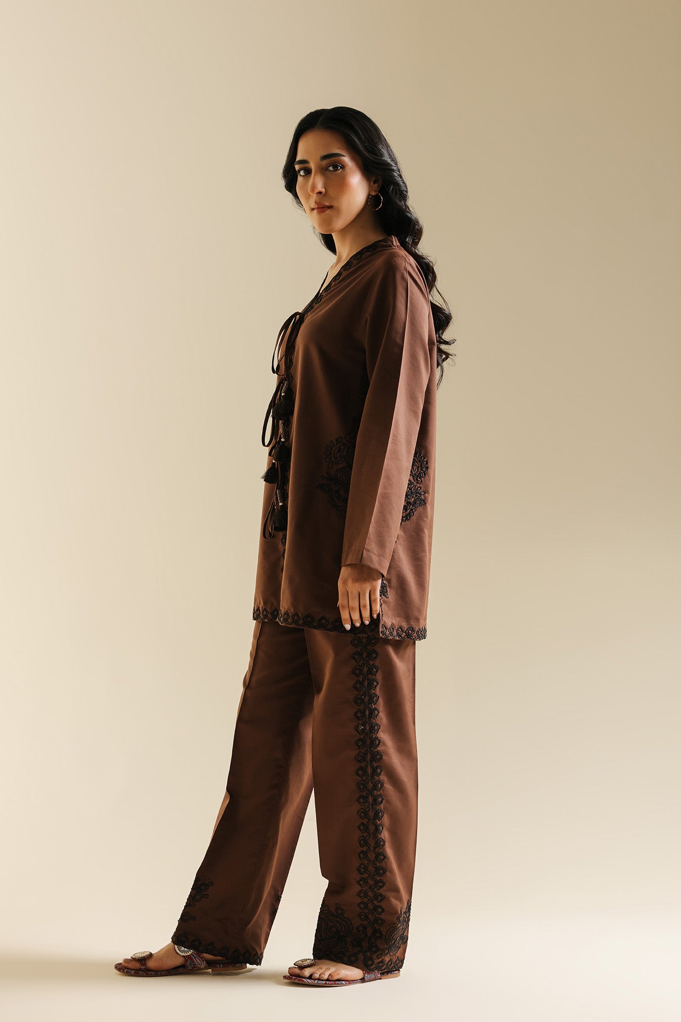 EMBROIDERED SUIT (E0642/119/317)