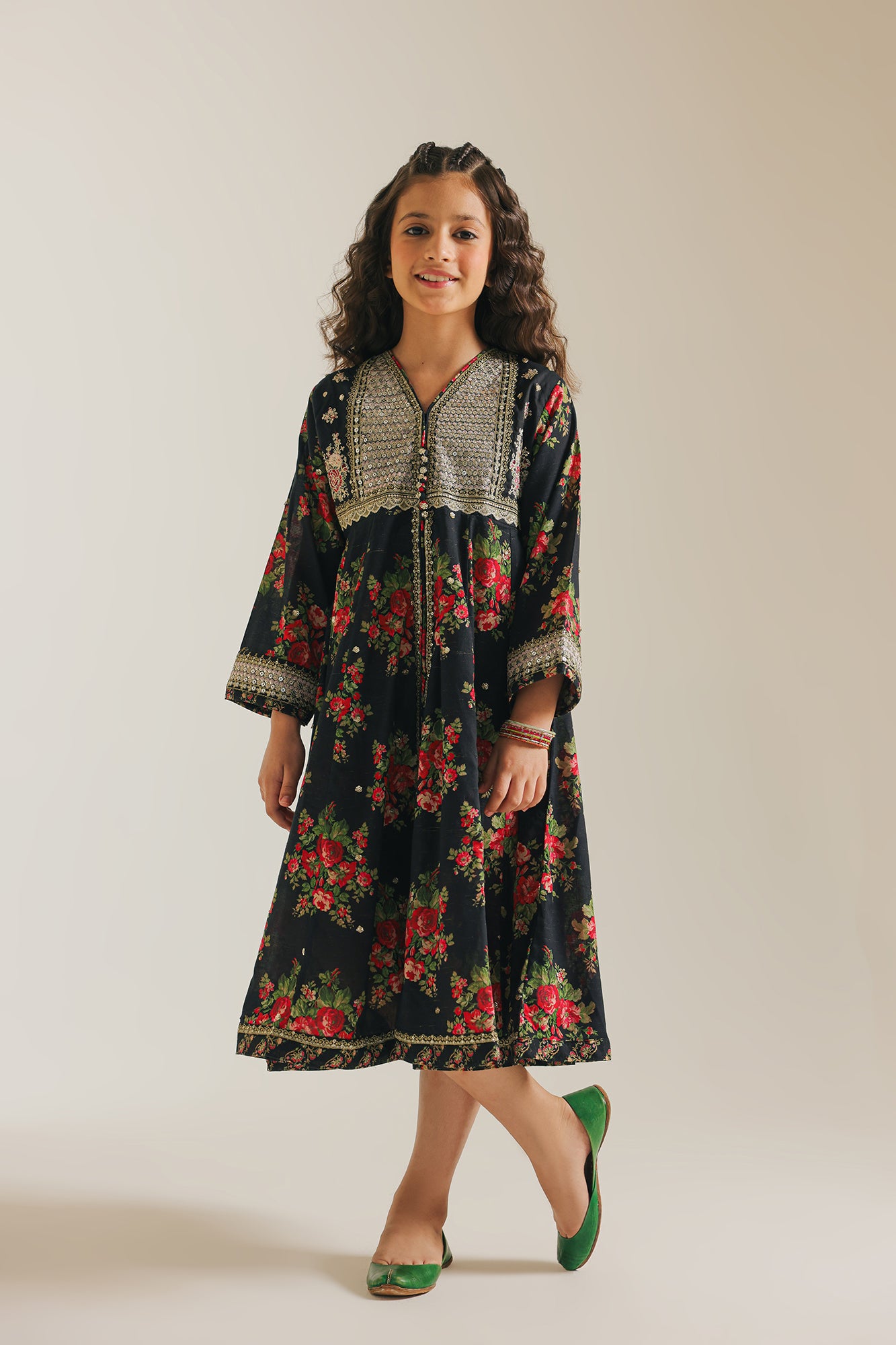 EMBROIDERED PISHWAS (E0662/404/902 E0662/304/902)