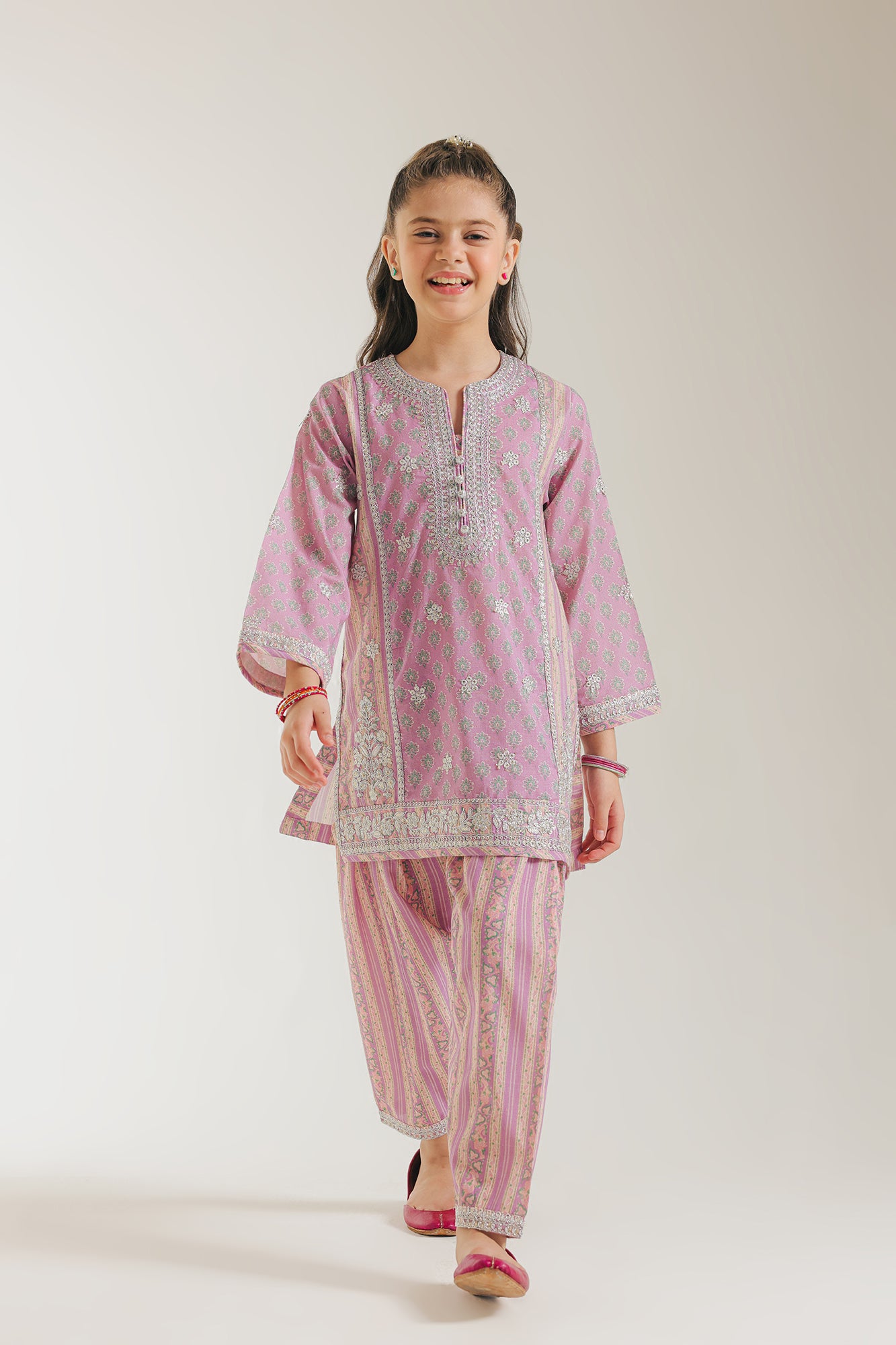 EMBROIDERED SUIT (E0663/404/513 E0663/304/513)