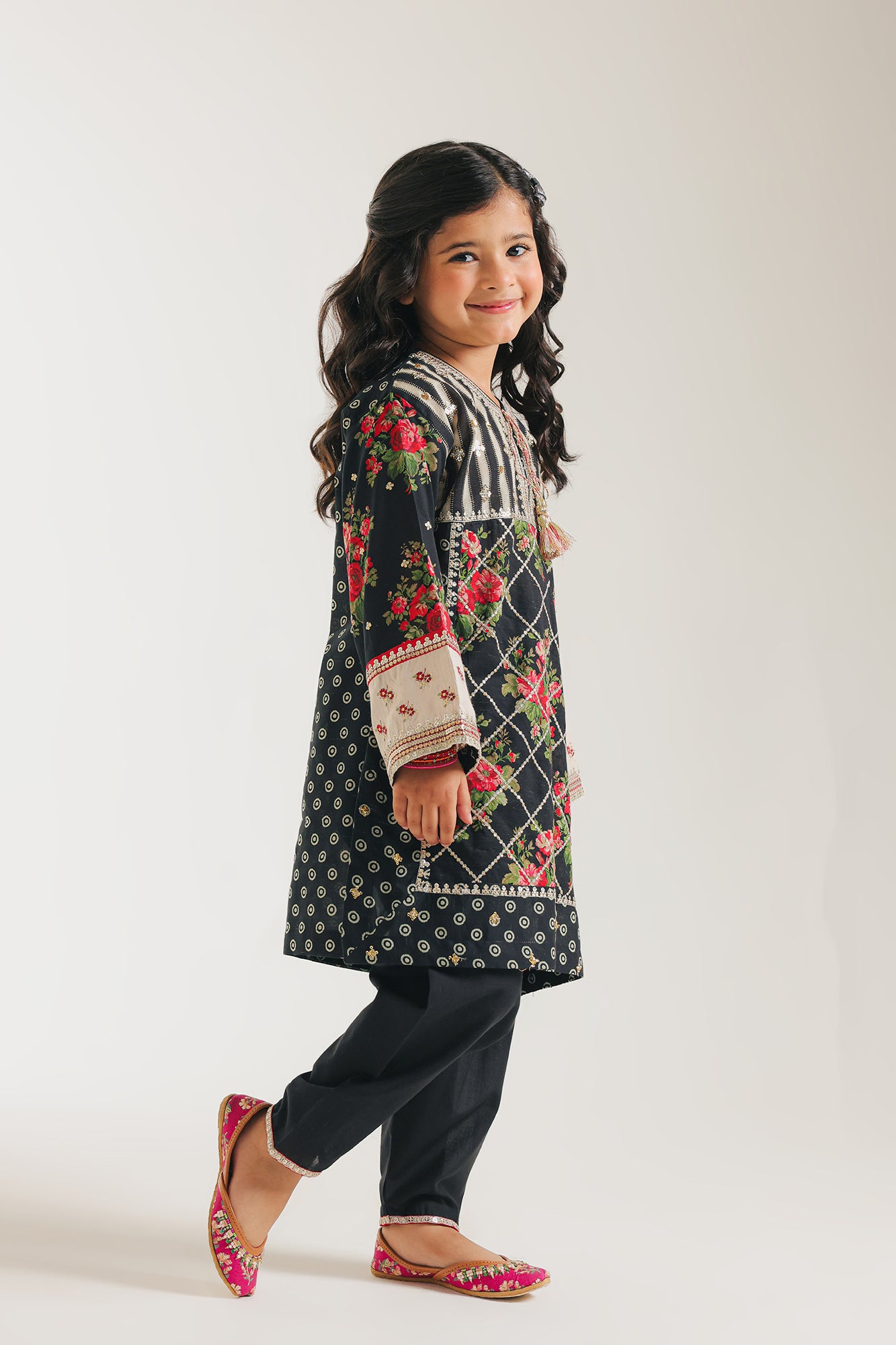 EMBROIDERED SUIT (E0666/404/902 E0666/304/902)
