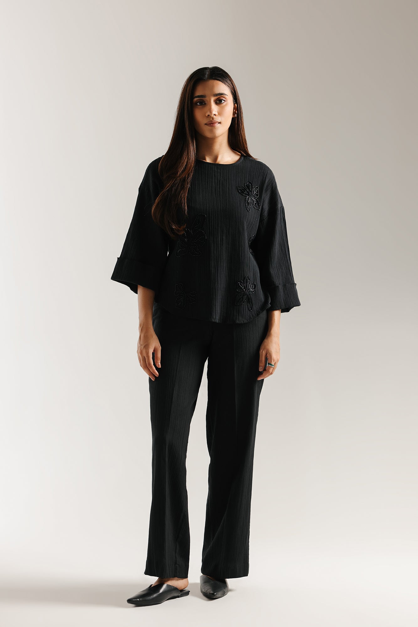 EMBROIDERED SUIT (E0667/106/902)