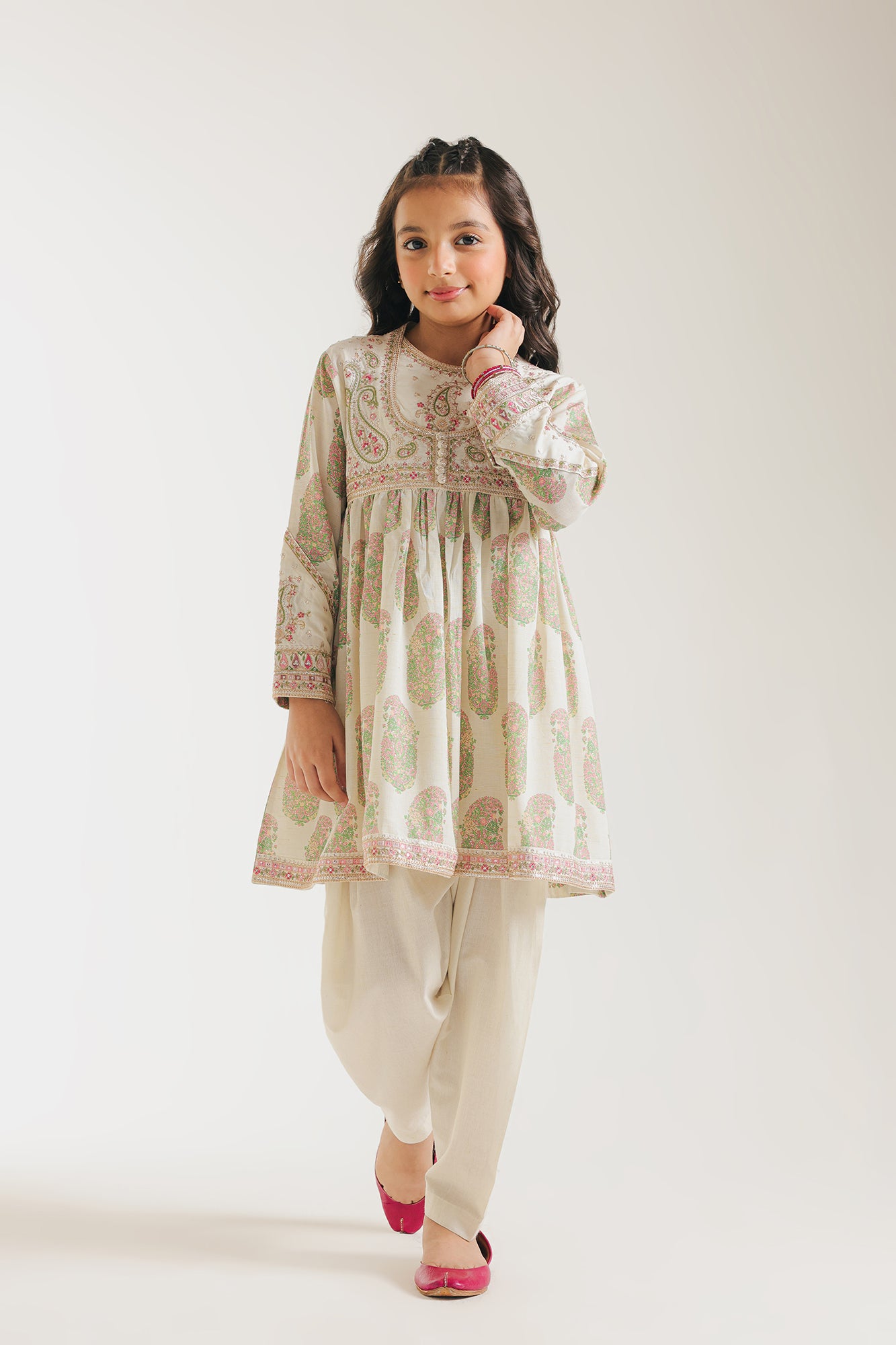 EMBROIDERED SUIT (E0667/404/002 E0667/304/002)