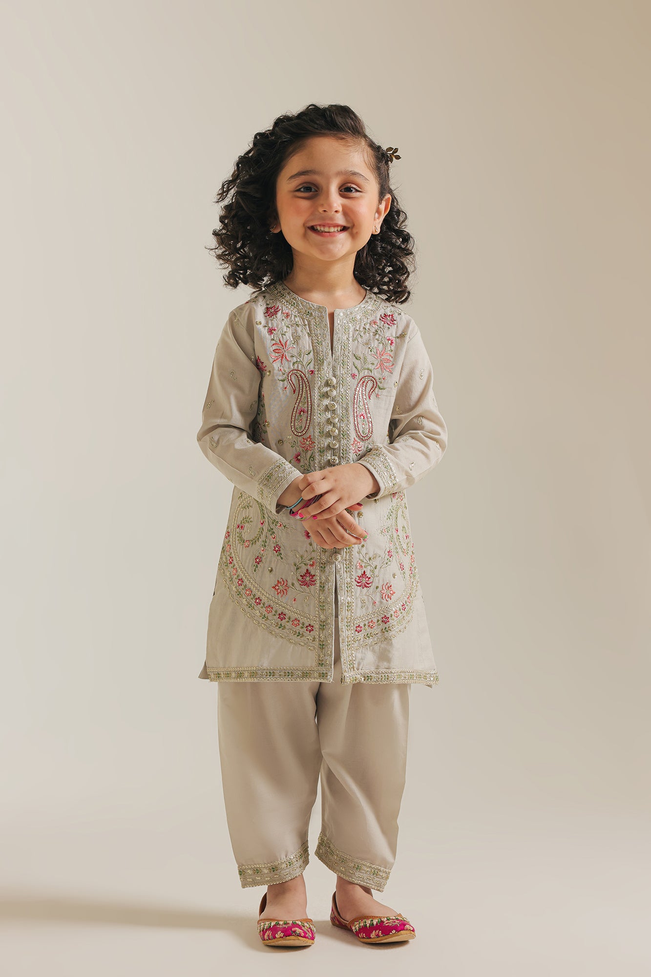 EMBROIDERED SUIT (E0696/404/817 E0696/304/817)
