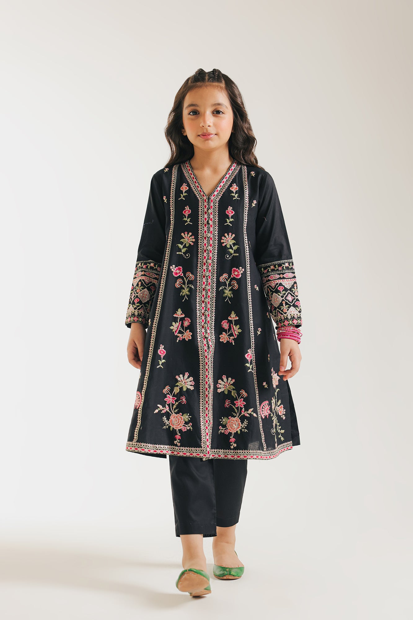 EMBROIDERED SUIT (E0703/404/902 E0703/304/902)