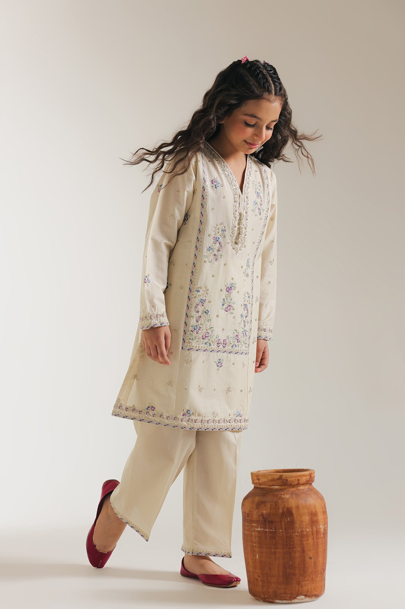 EMBROIDERED SUIT (E0704/404/002 E0704/304/002)