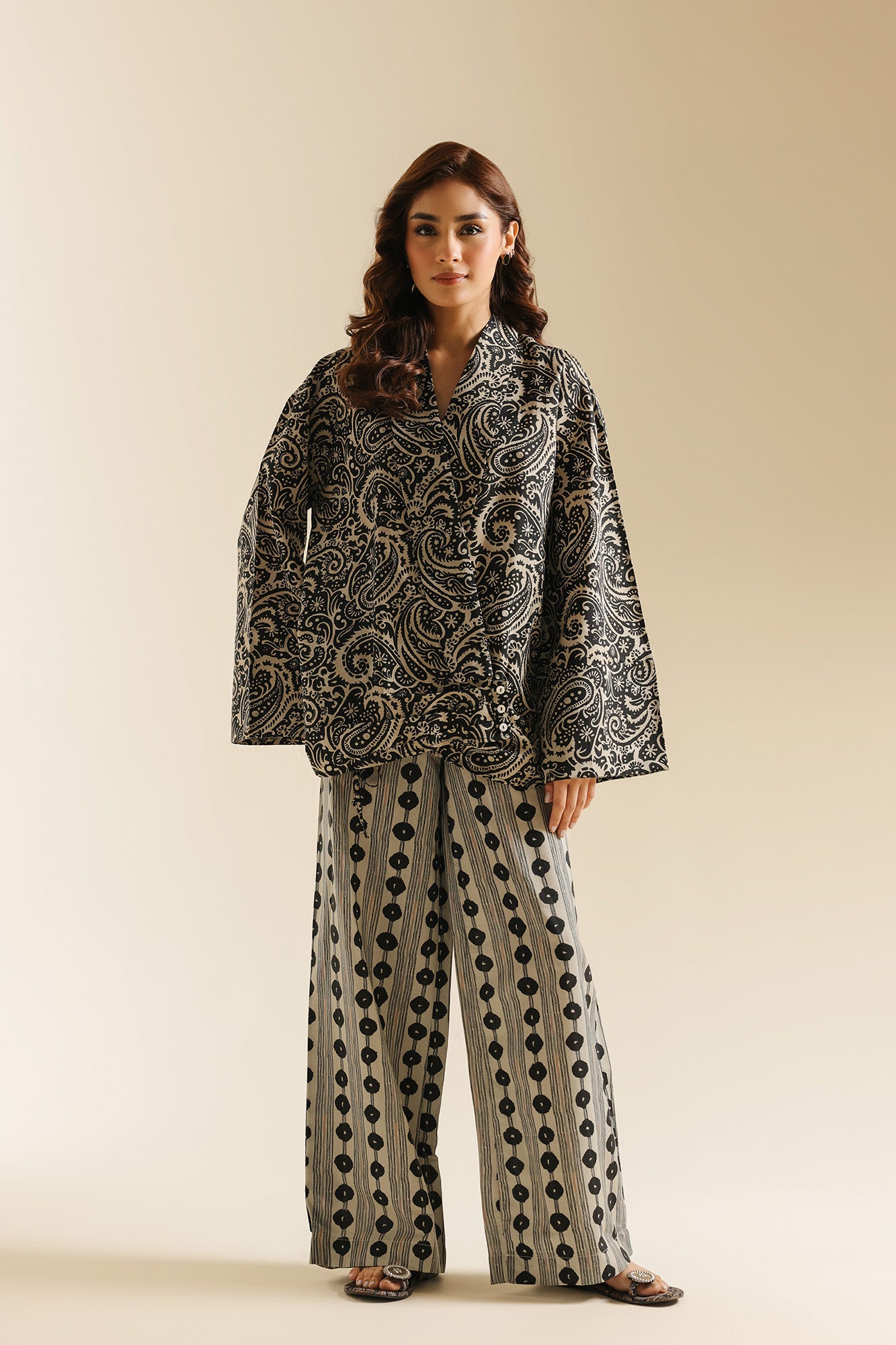 EMBROIDERED SUIT (E0706/119/006)