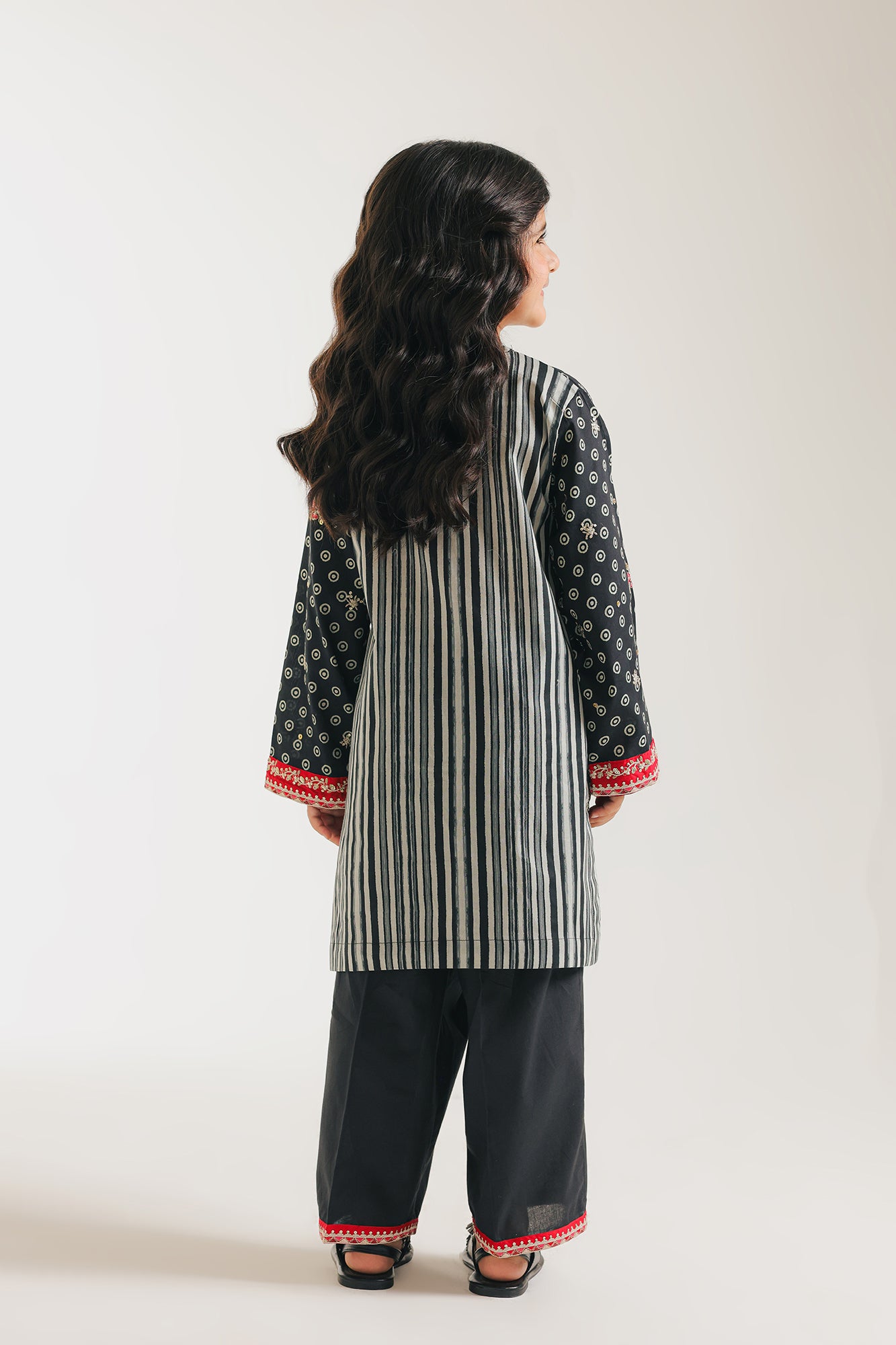 EMBROIDERED SUIT (E0706/404/901 E0706/304/901)