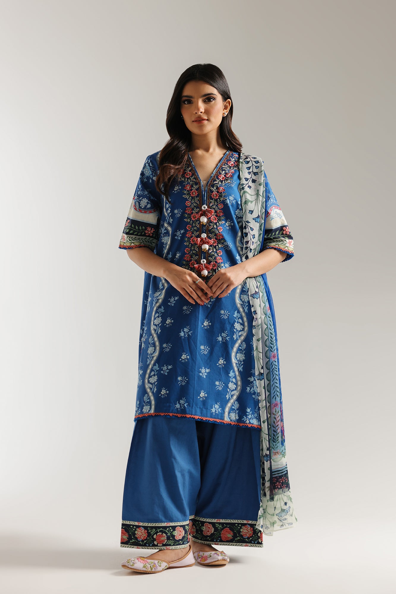 EMBROIDERED SUIT (E0713/203/624)