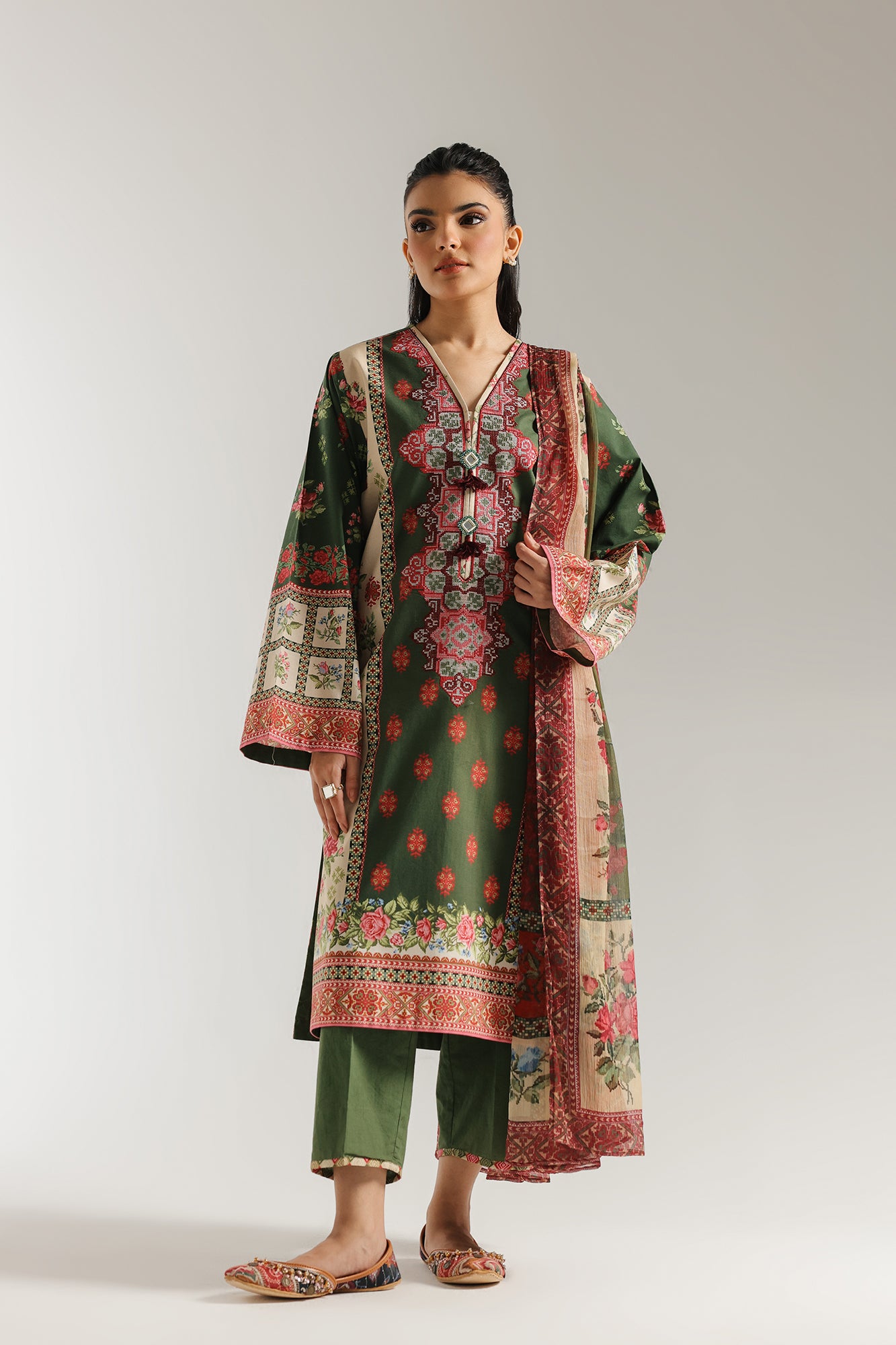EMBROIDERED SUIT (E0714/203/122)