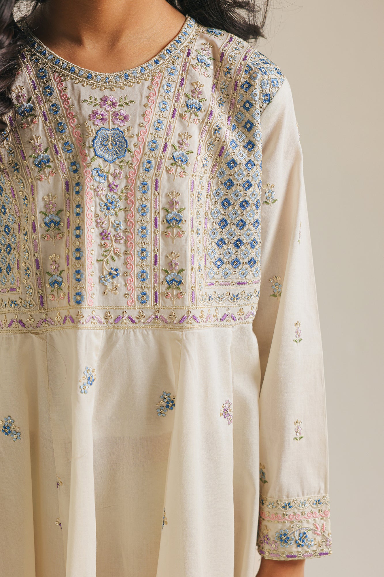 EMBROIDERED DRESS (E0722/404/002 E0722/304/002)