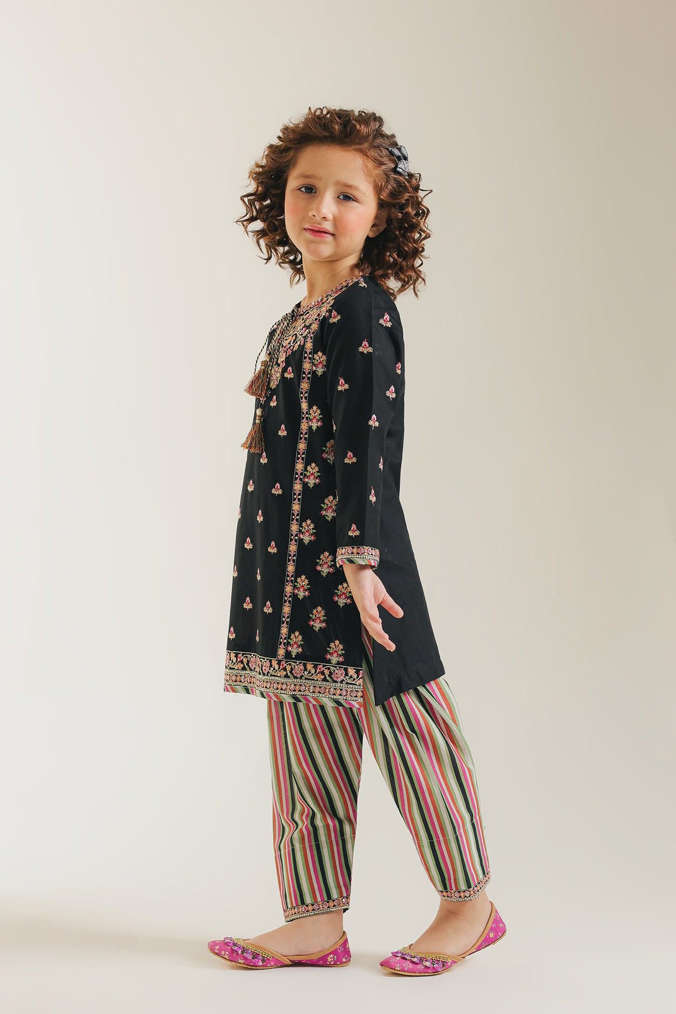 EMBROIDERED SUIT (E0726/404/902 E0726/304/902)