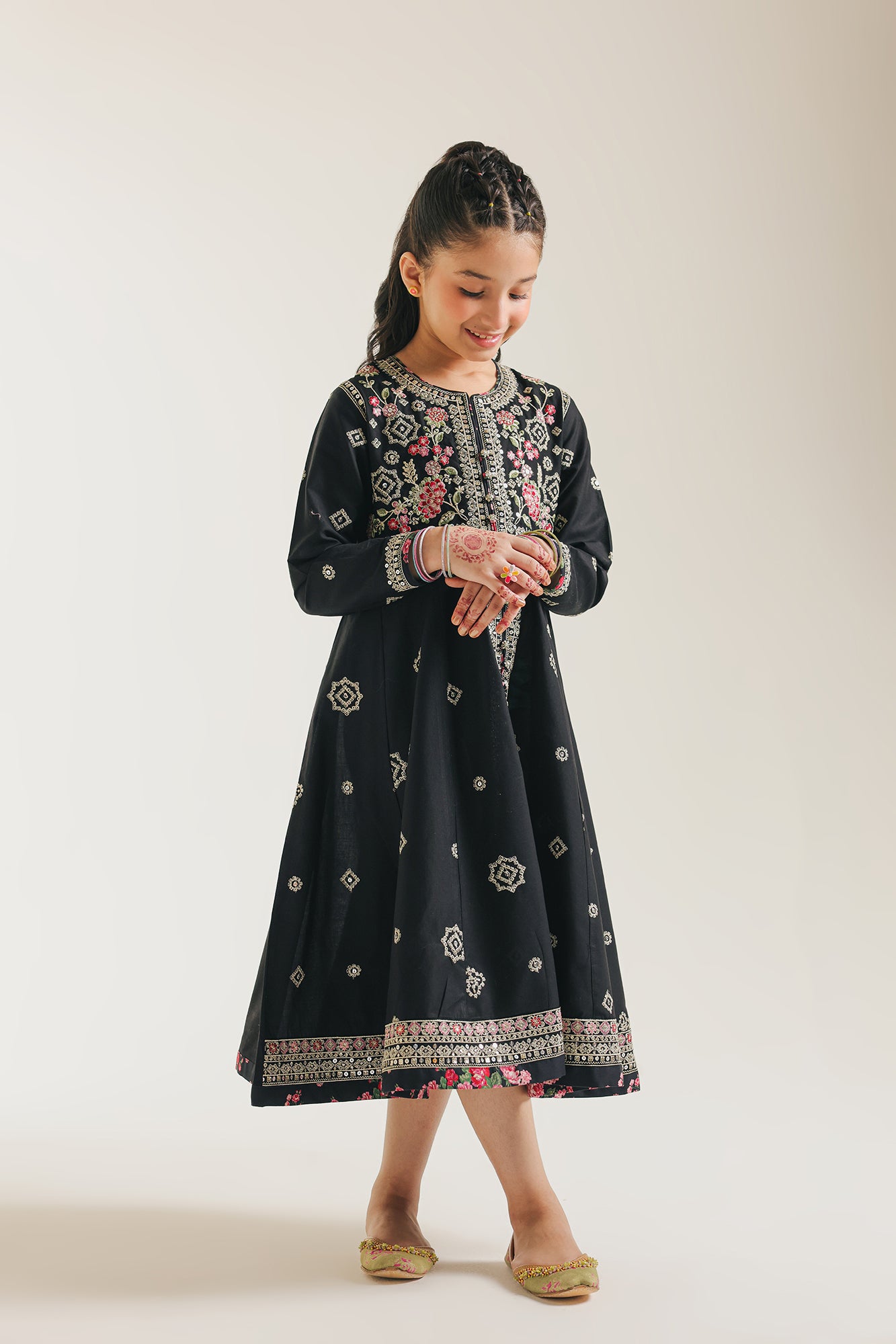 EMBROIDERED PISHWAS (E0731/404/902 E0731/304/902)