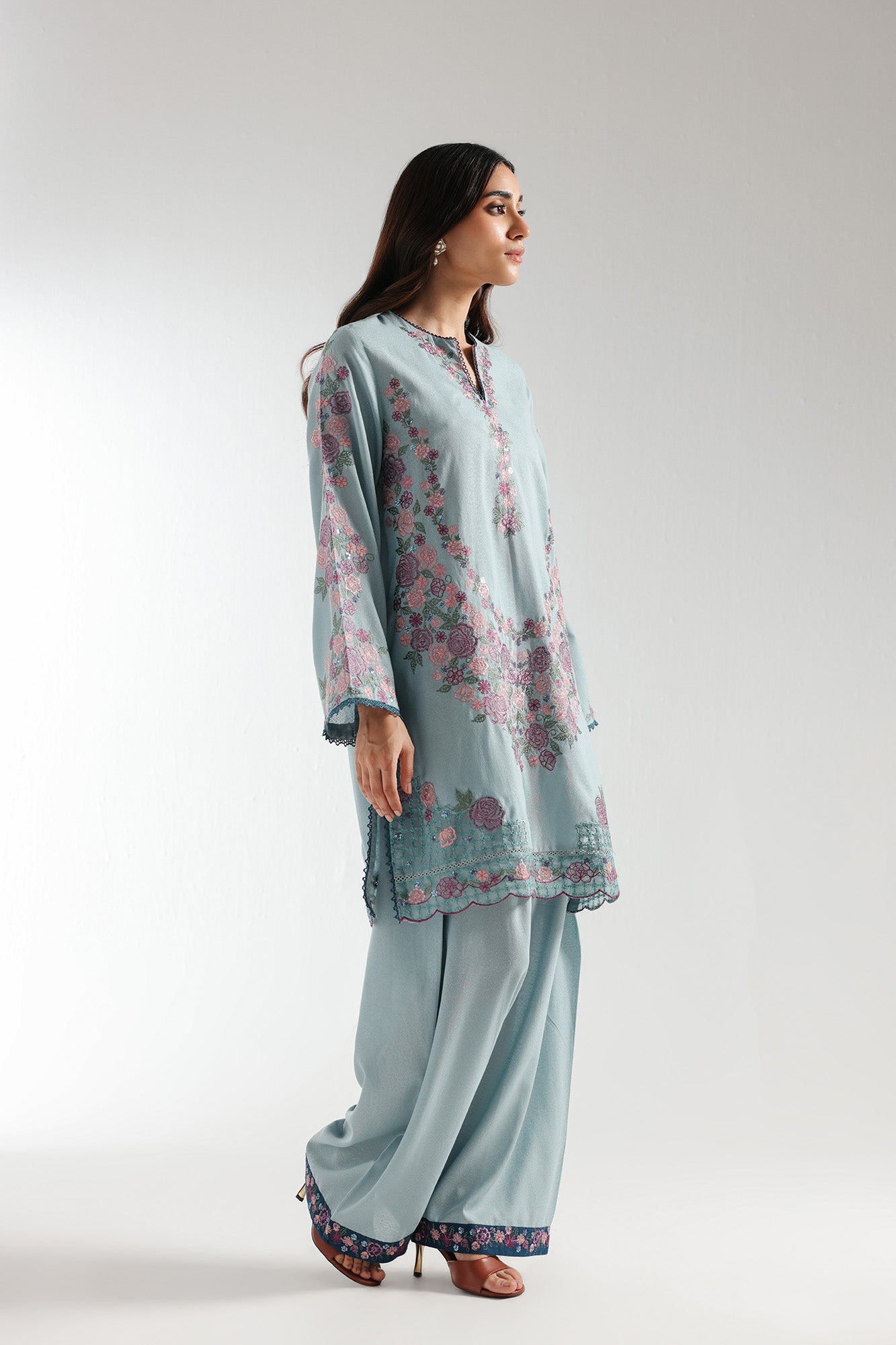 EMBROIDERED SUIT (E0732/105/615)