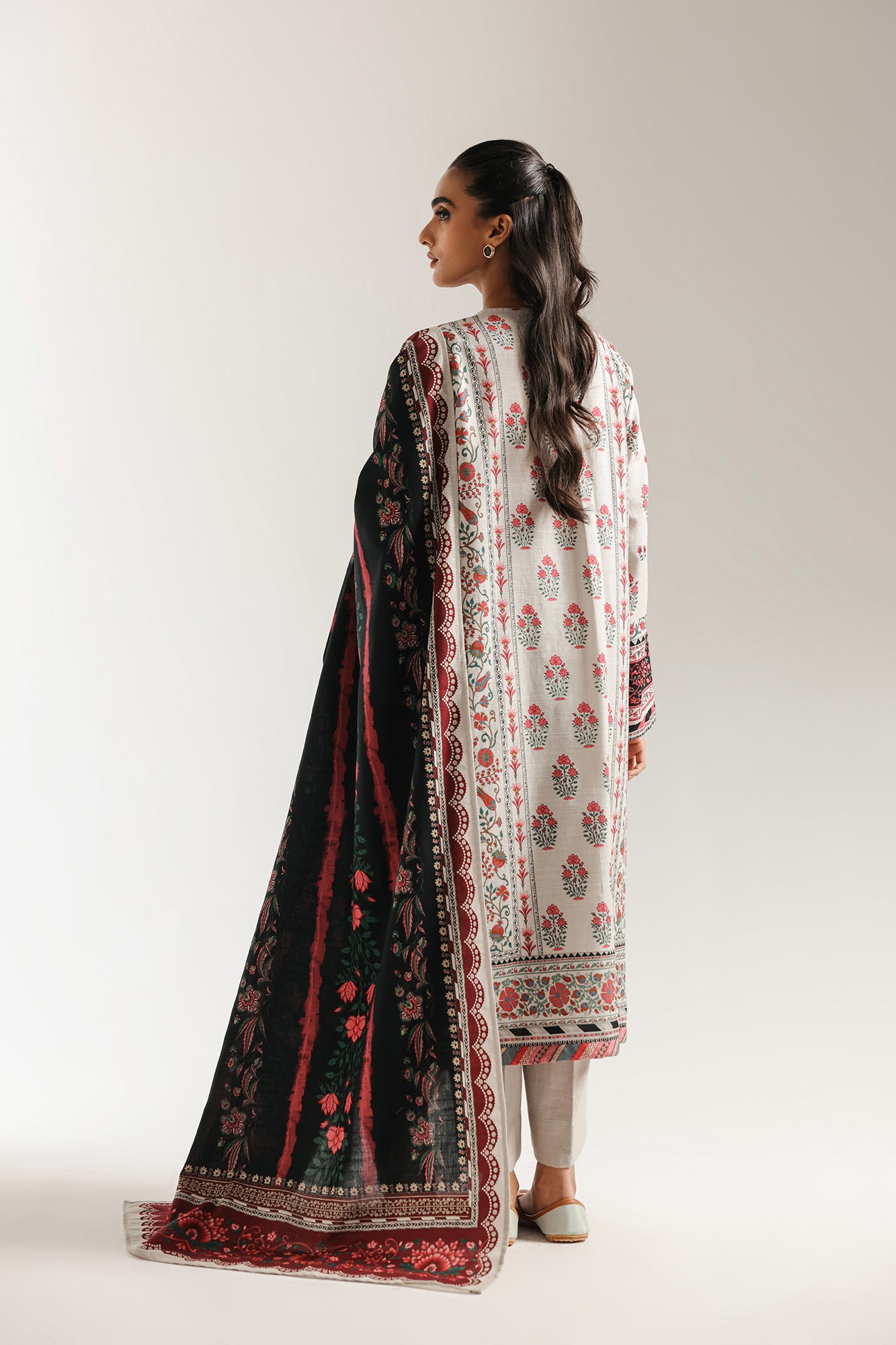 EMBROIDERED SUIT (E0735/203/006)