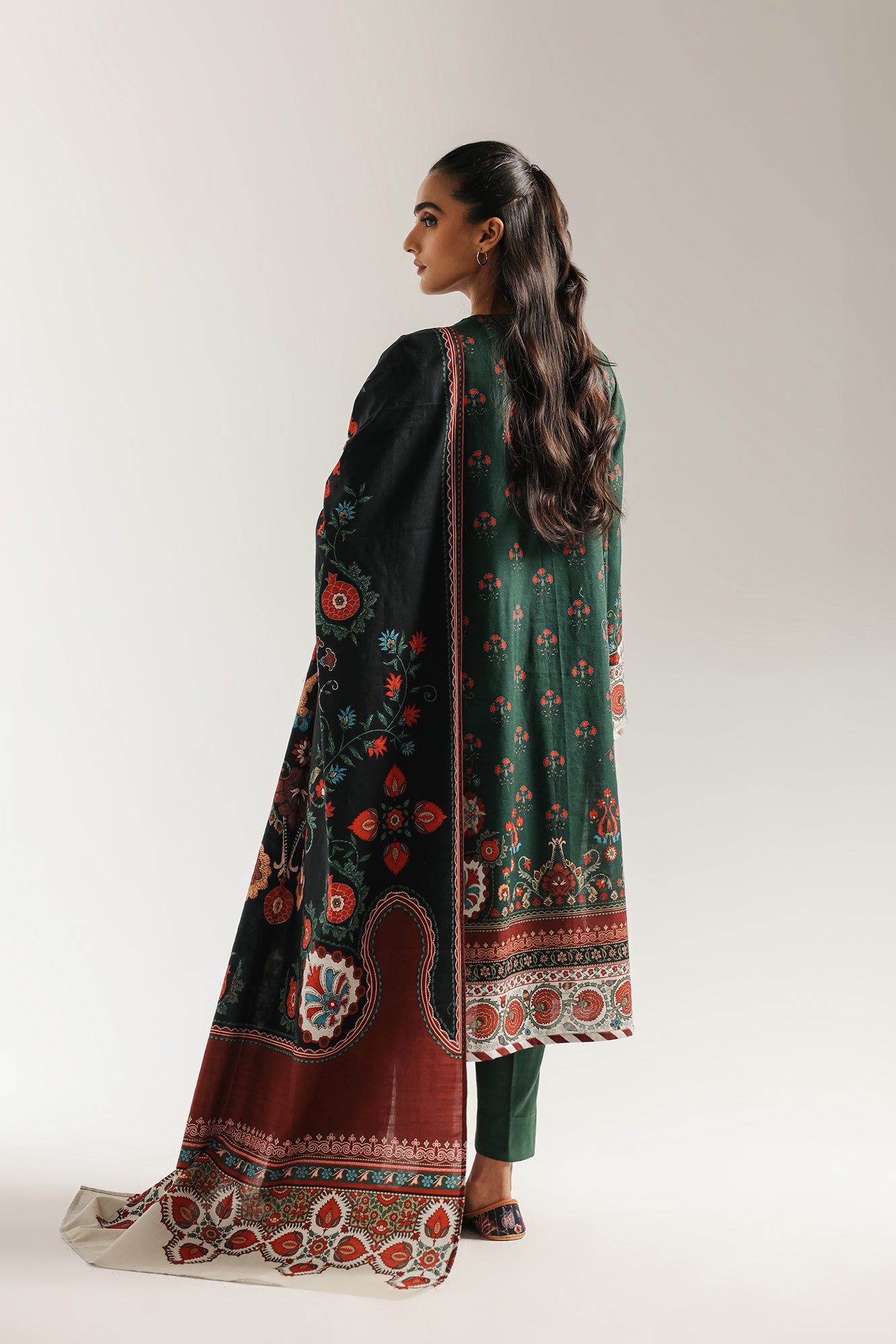 EMBROIDERED SUIT (E0736/203/707)