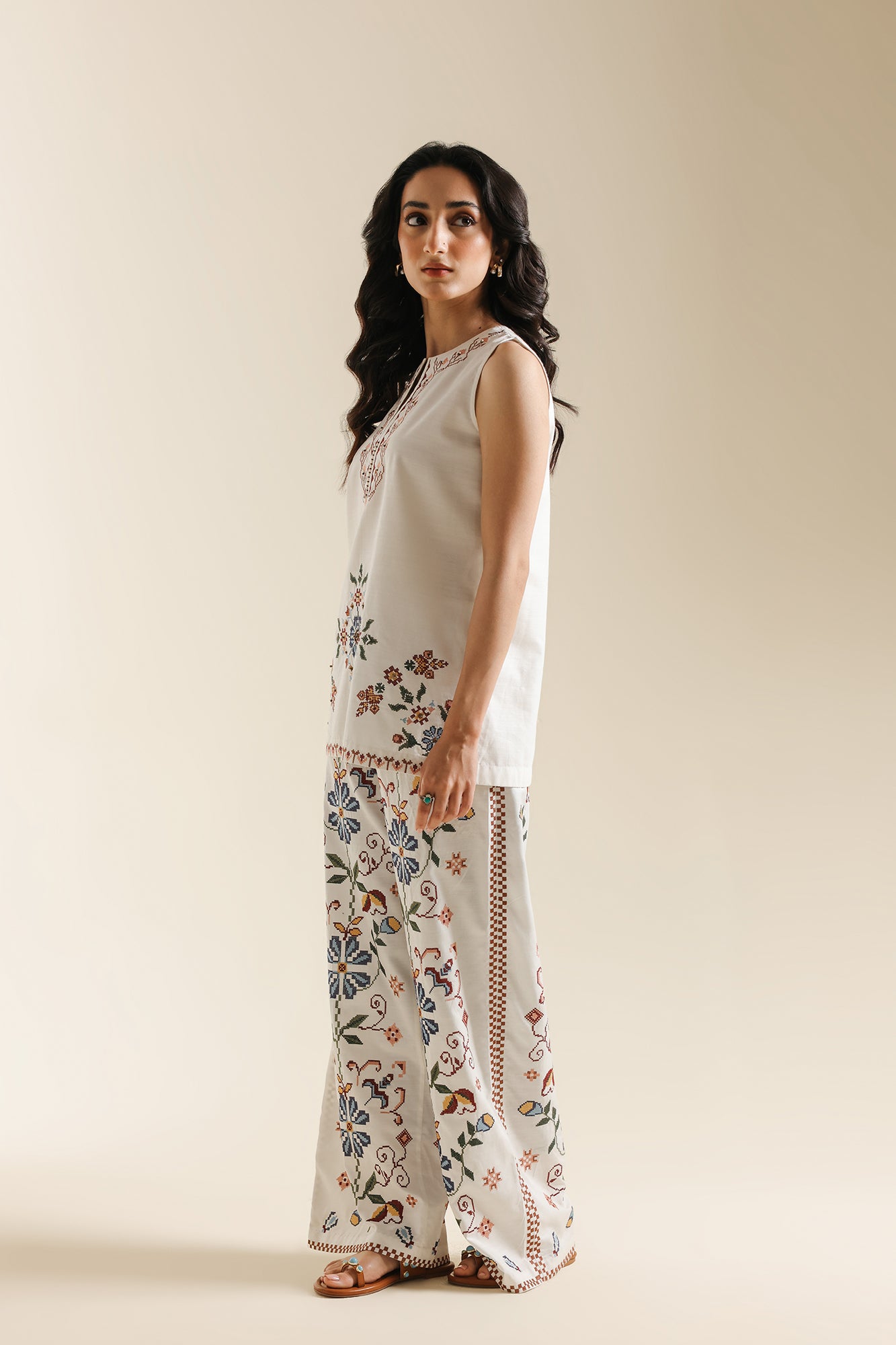 EMBROIDERED SUIT (E0738/119/003)