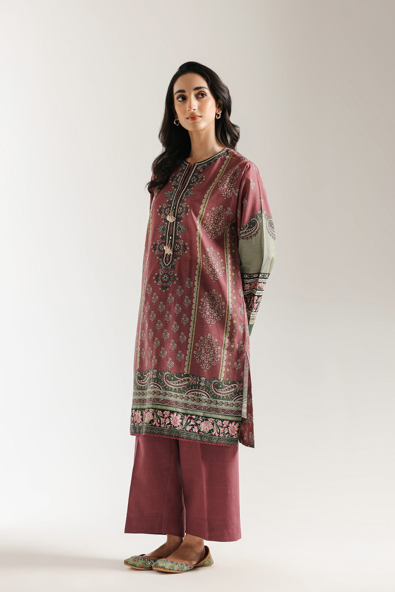 EMBROIDERED SUIT (E0739/203/523)