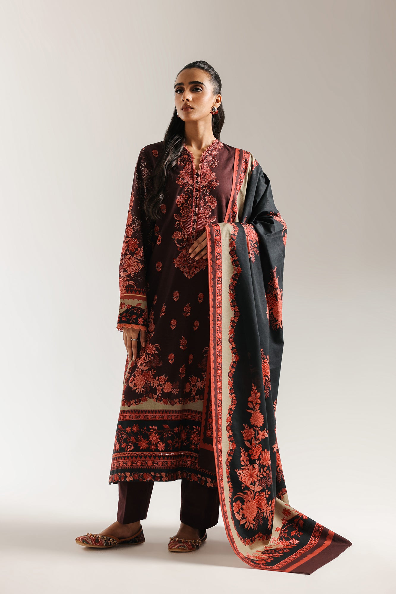 EMBROIDERED SUIT (E0740/203/304)