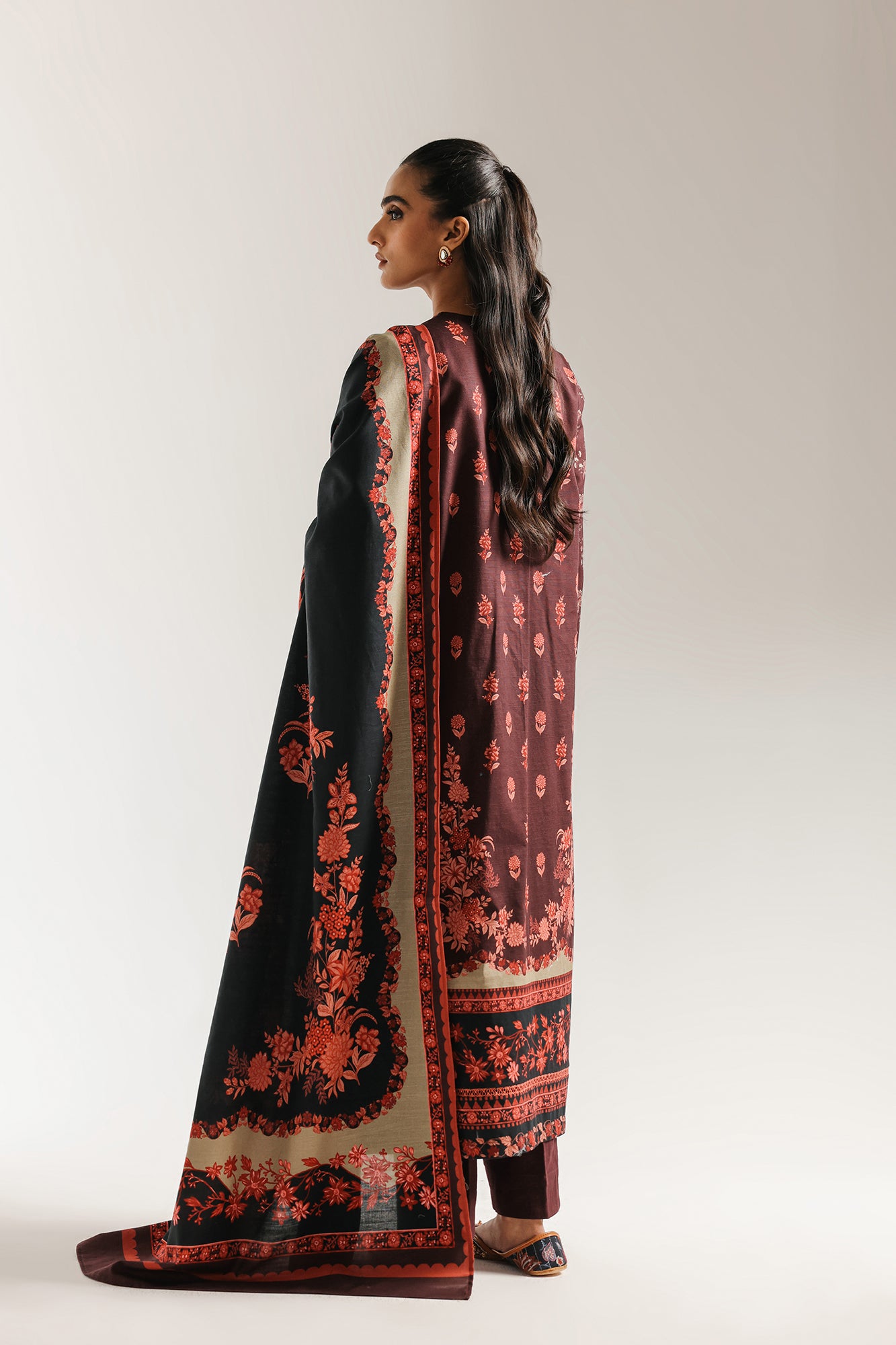 EMBROIDERED SUIT (E0740/203/304)