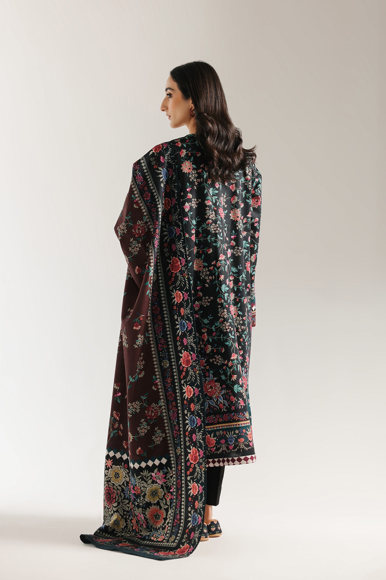 EMBROIDERED SUIT (E0743/203/902)